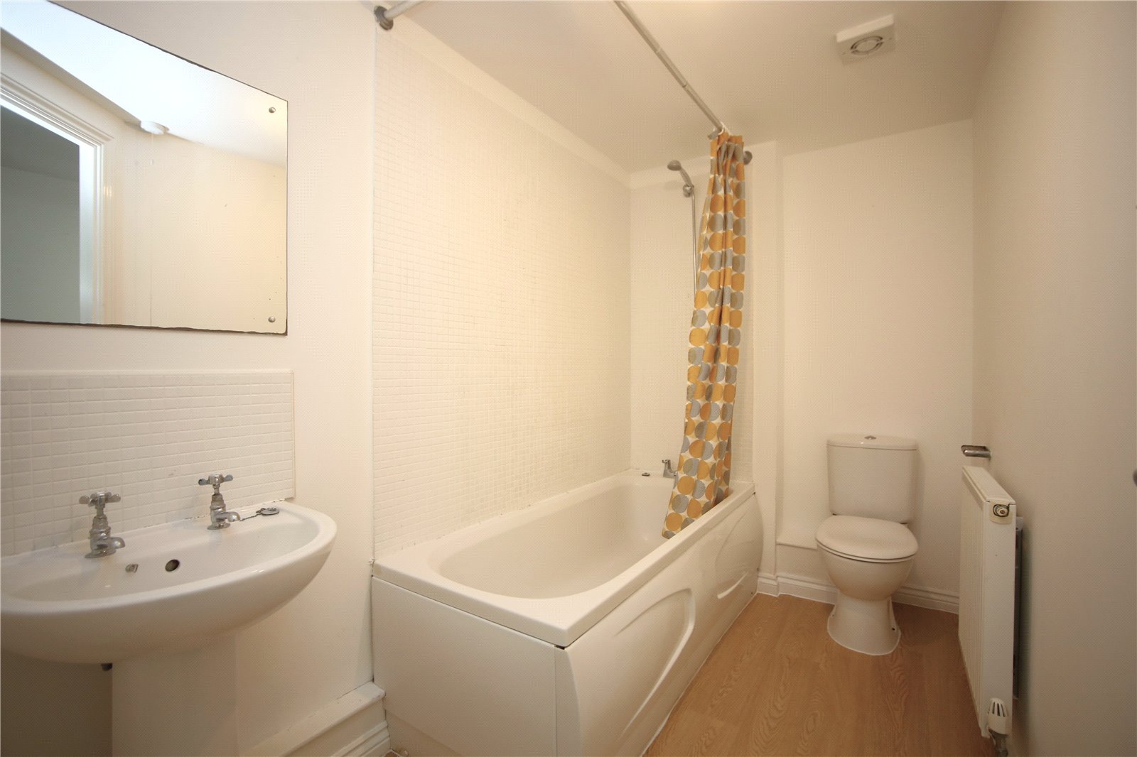 2 bedroom Flat to let in Cheltenham, Gloucestershire