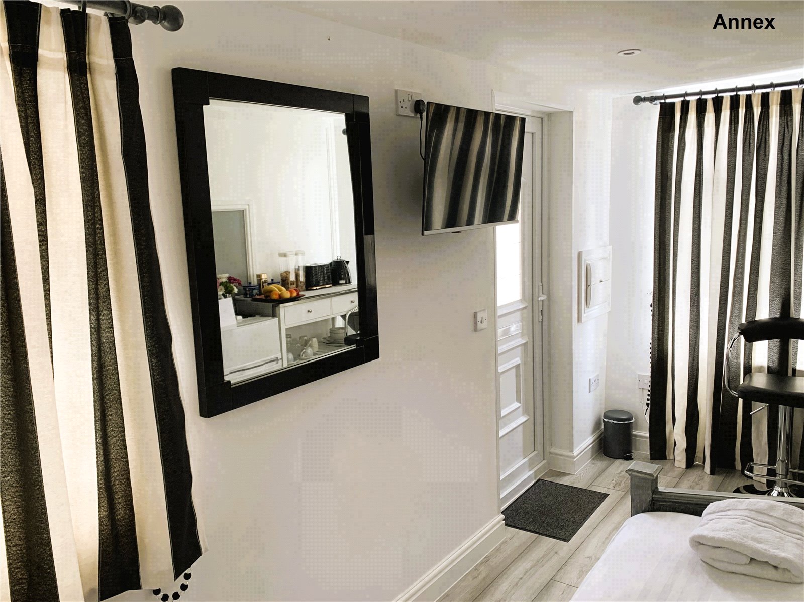 4 bedroom House for sale in Cheltenham