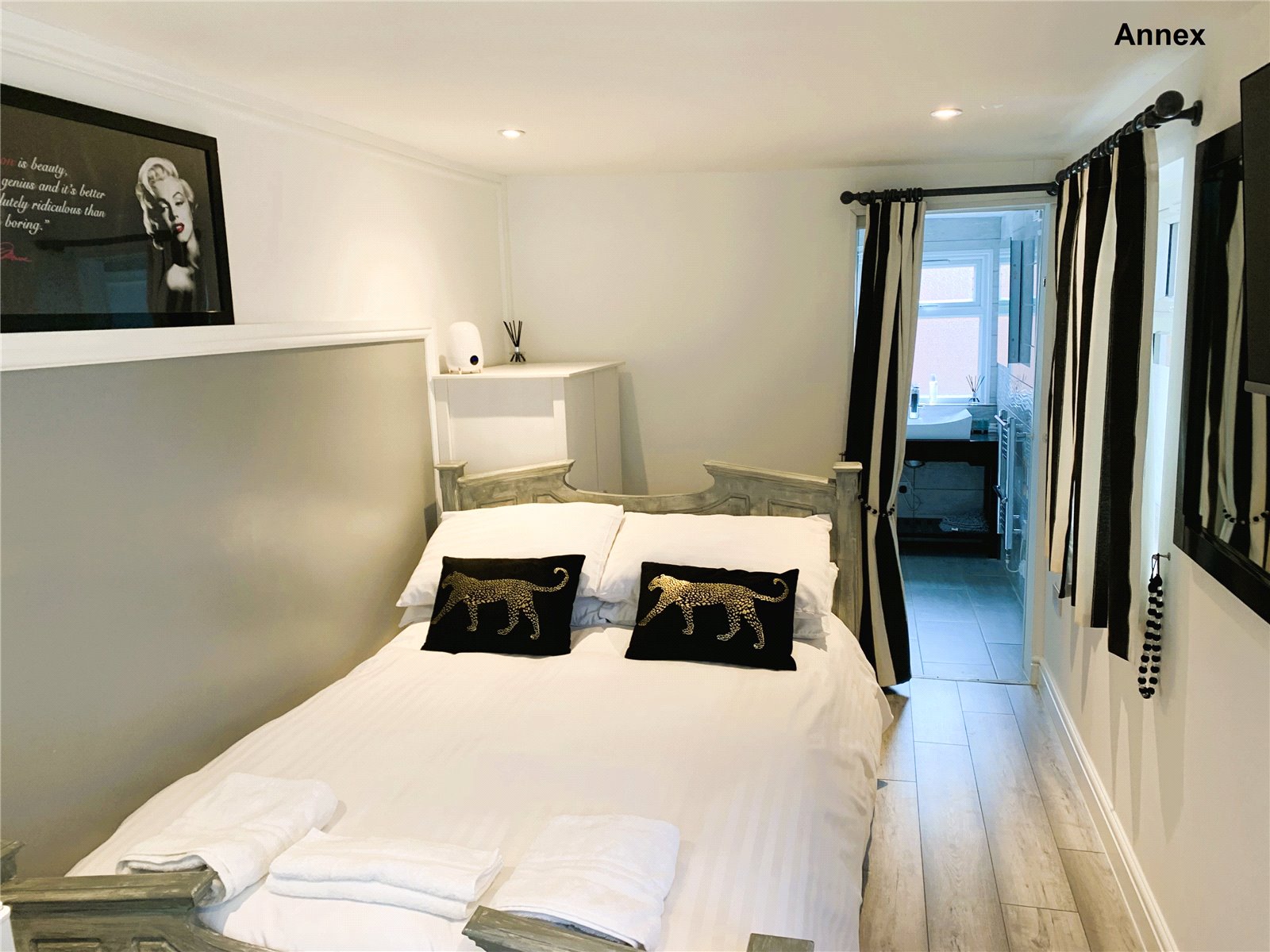 4 bedroom House for sale in Cheltenham