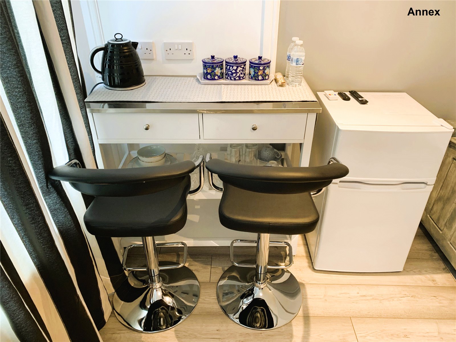 4 bedroom House for sale in Cheltenham