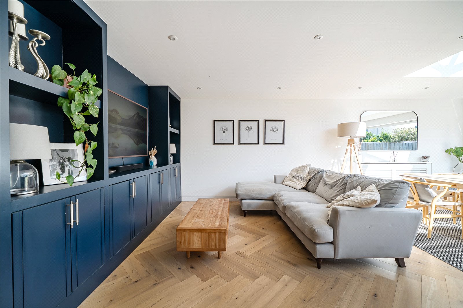 4 bedroom House for sale in Cheltenham