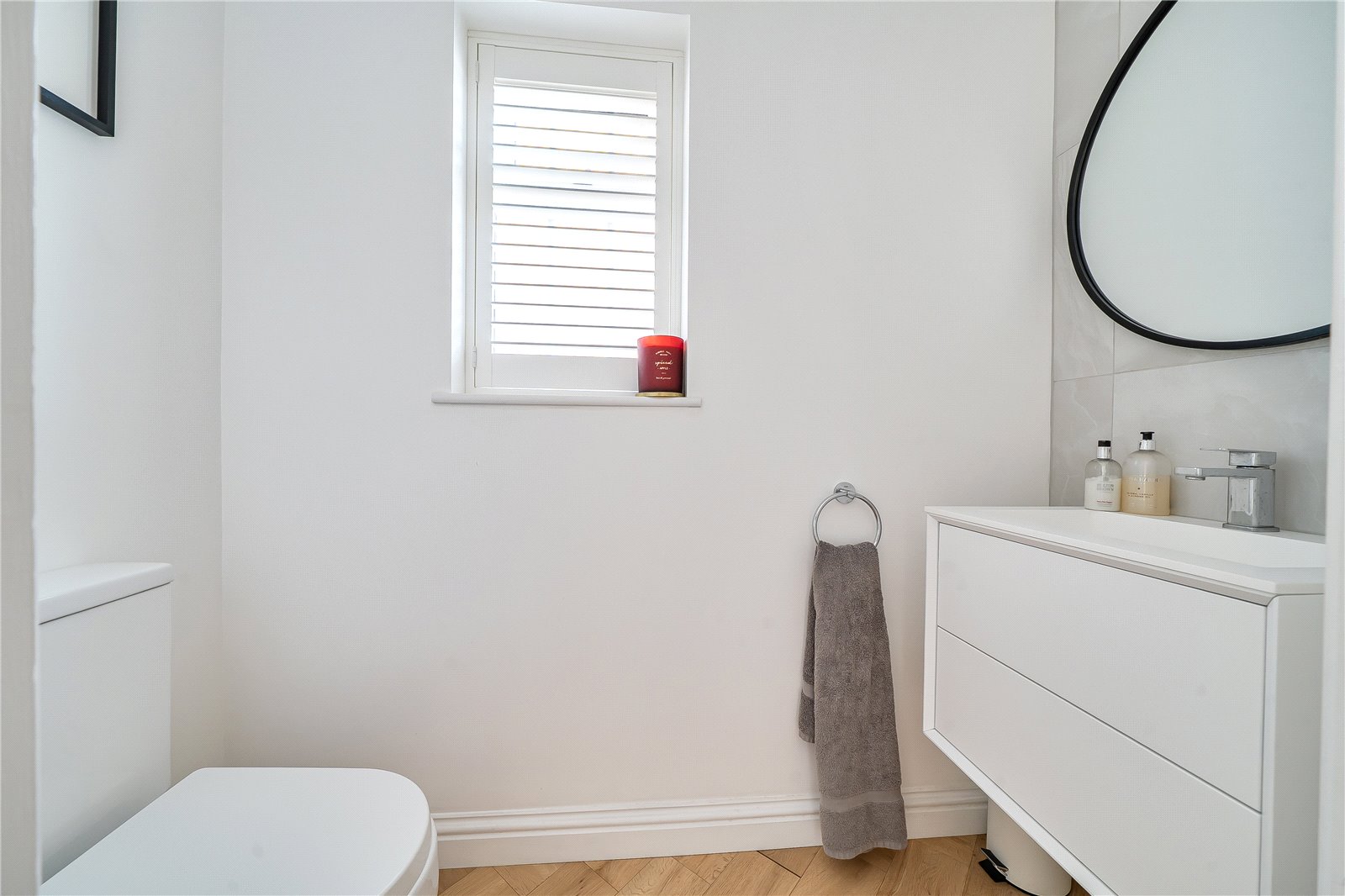 4 bedroom House for sale in Cheltenham
