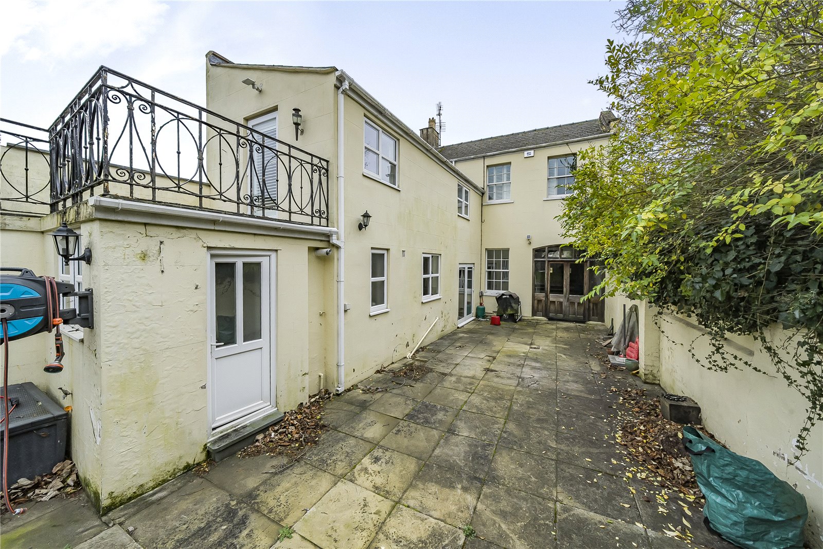 4 bedroom House for sale in Cheltenham