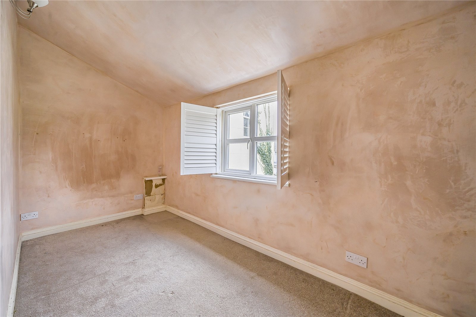4 bedroom House for sale in Cheltenham