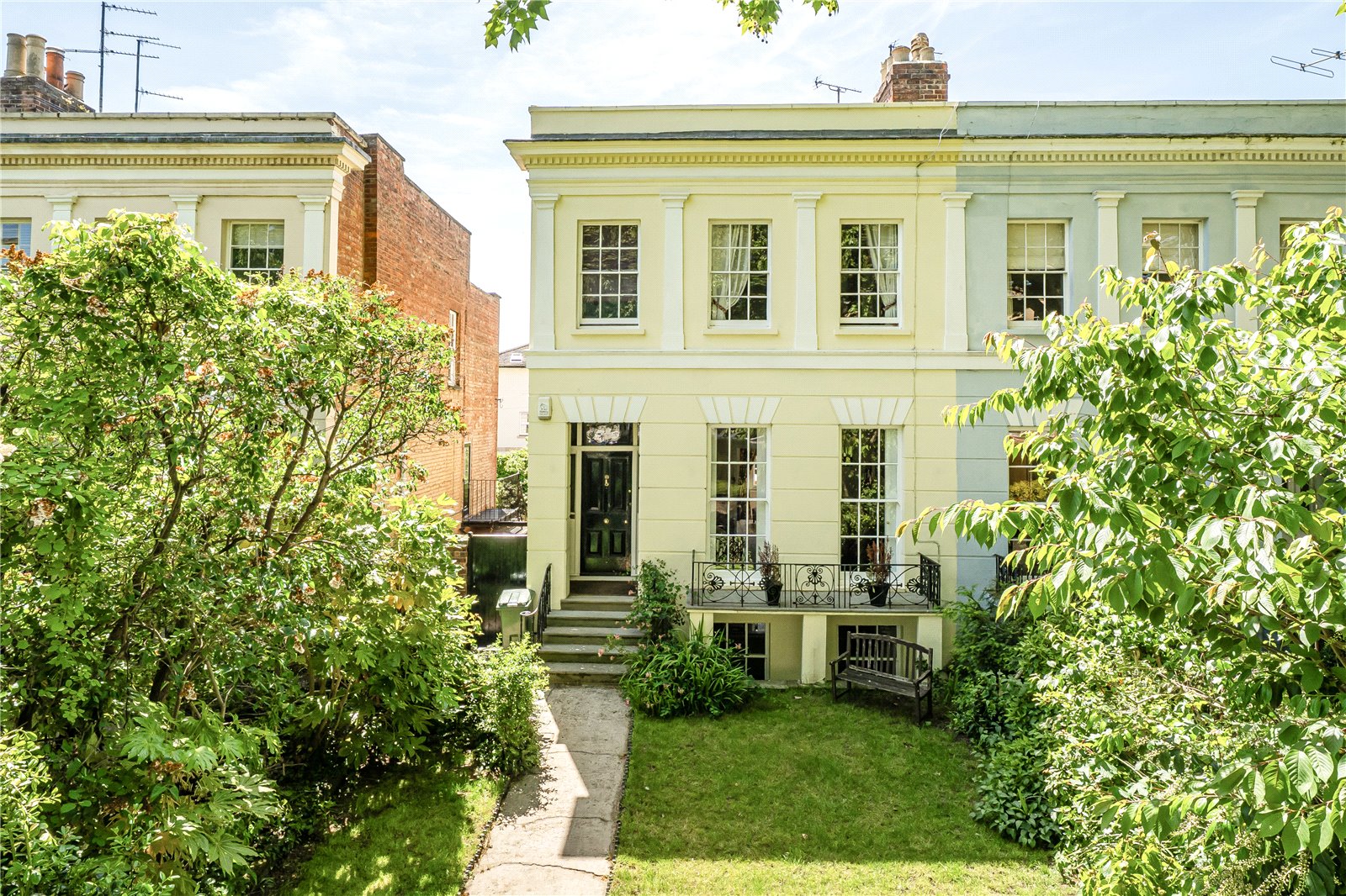 4 bedroom House for sale in Cheltenham