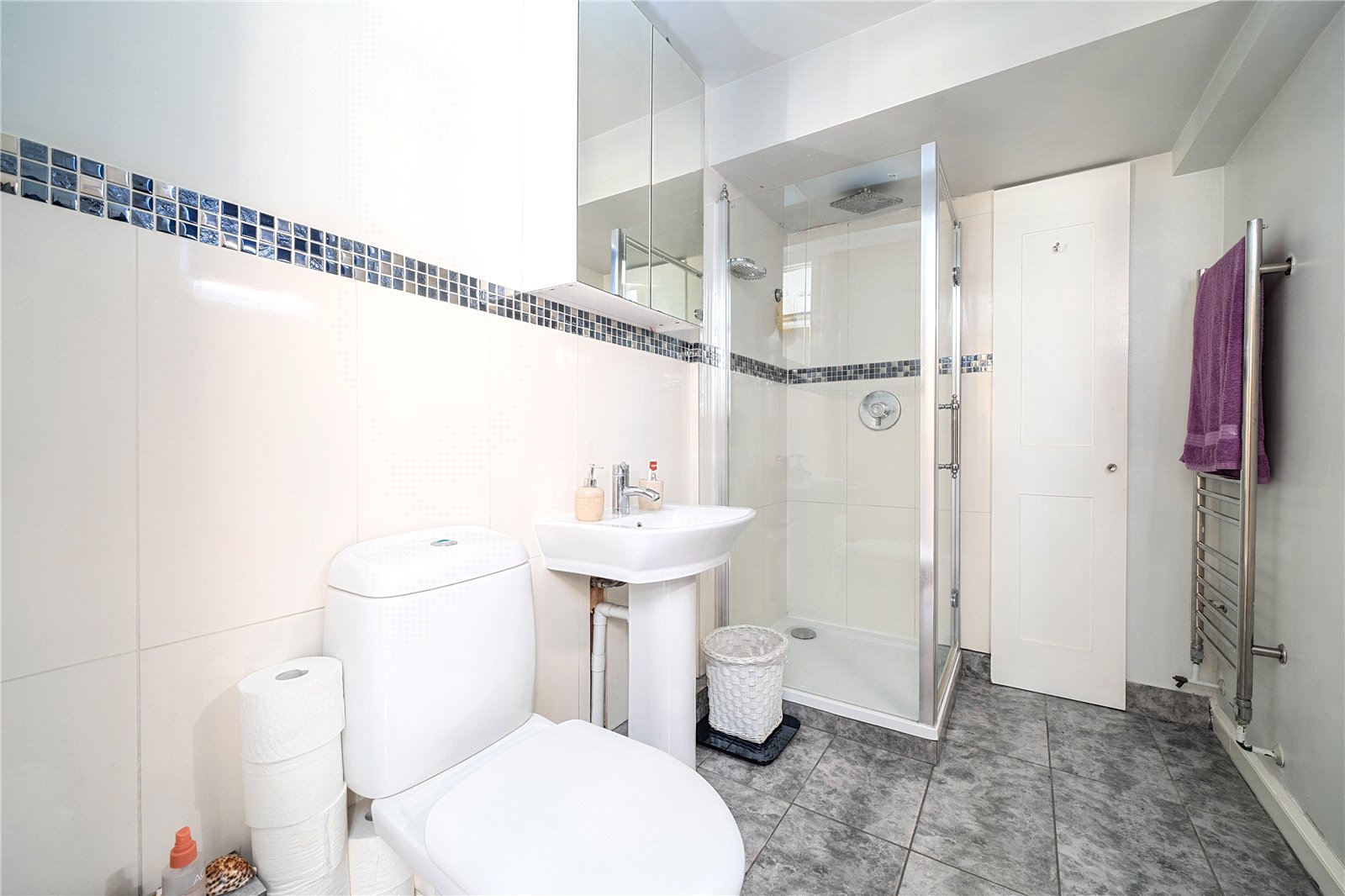4 bedroom House for sale in Cheltenham