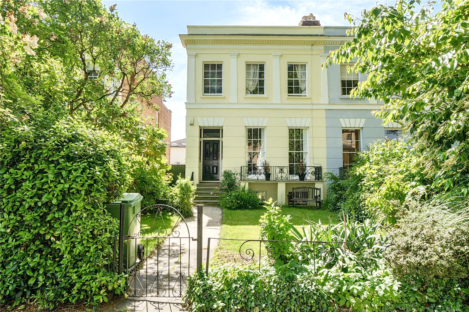 4 bedroom House for sale in Cheltenham