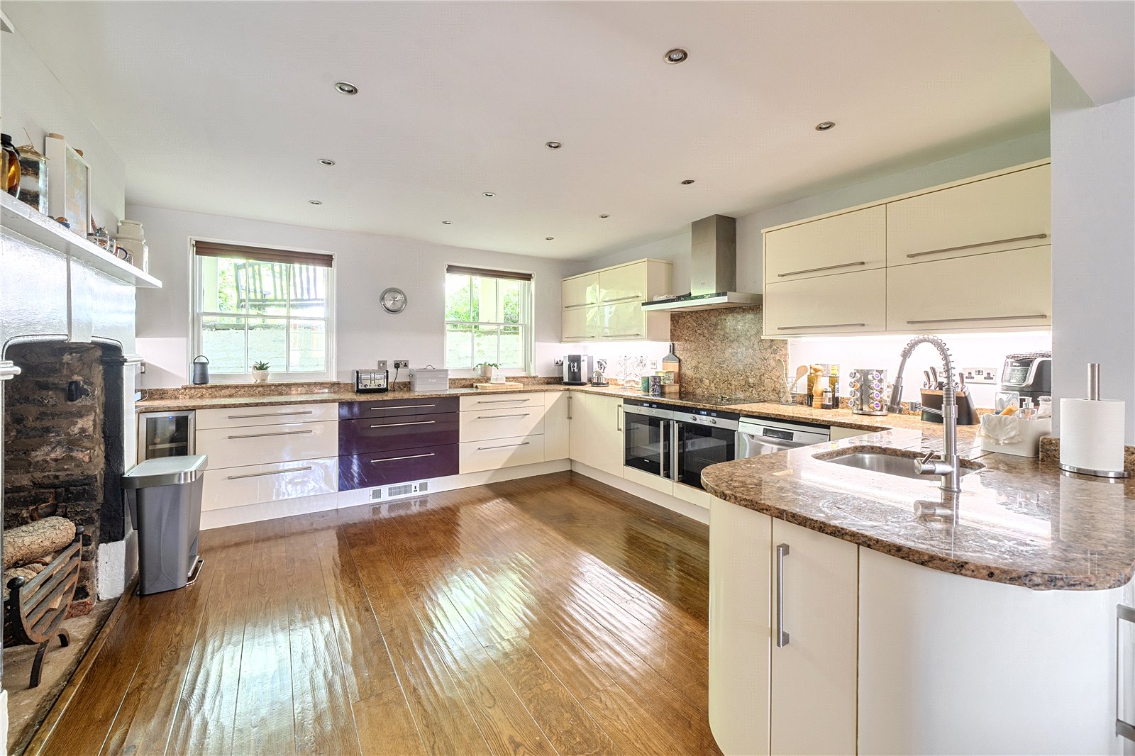 4 bedroom House for sale in Cheltenham