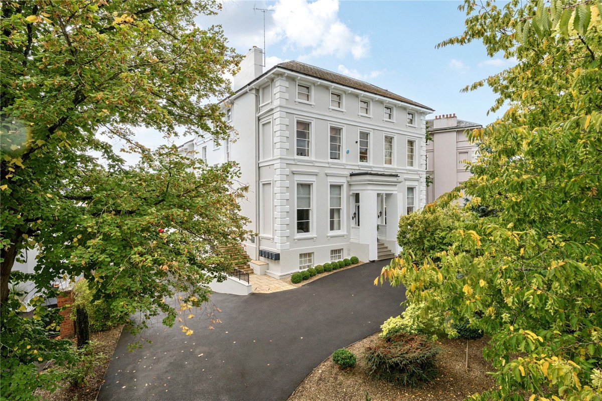 Parabola Road, Cheltenham