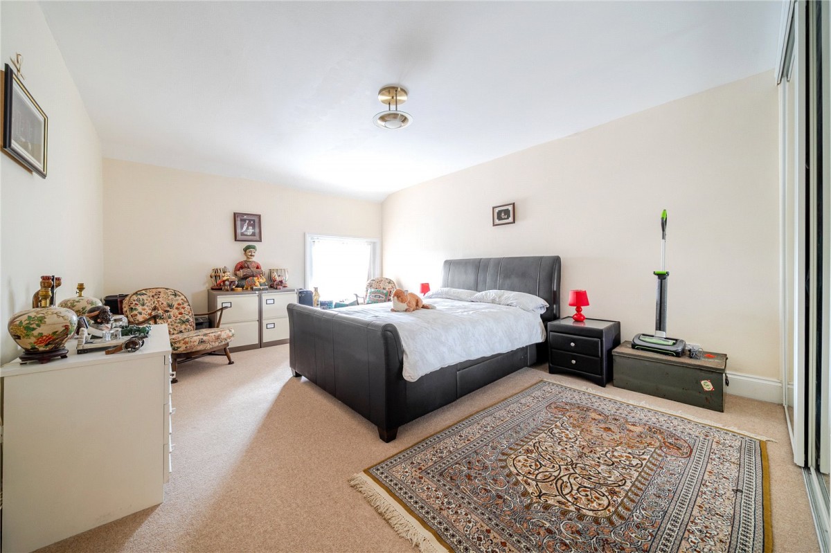 Parabola Road, Cheltenham