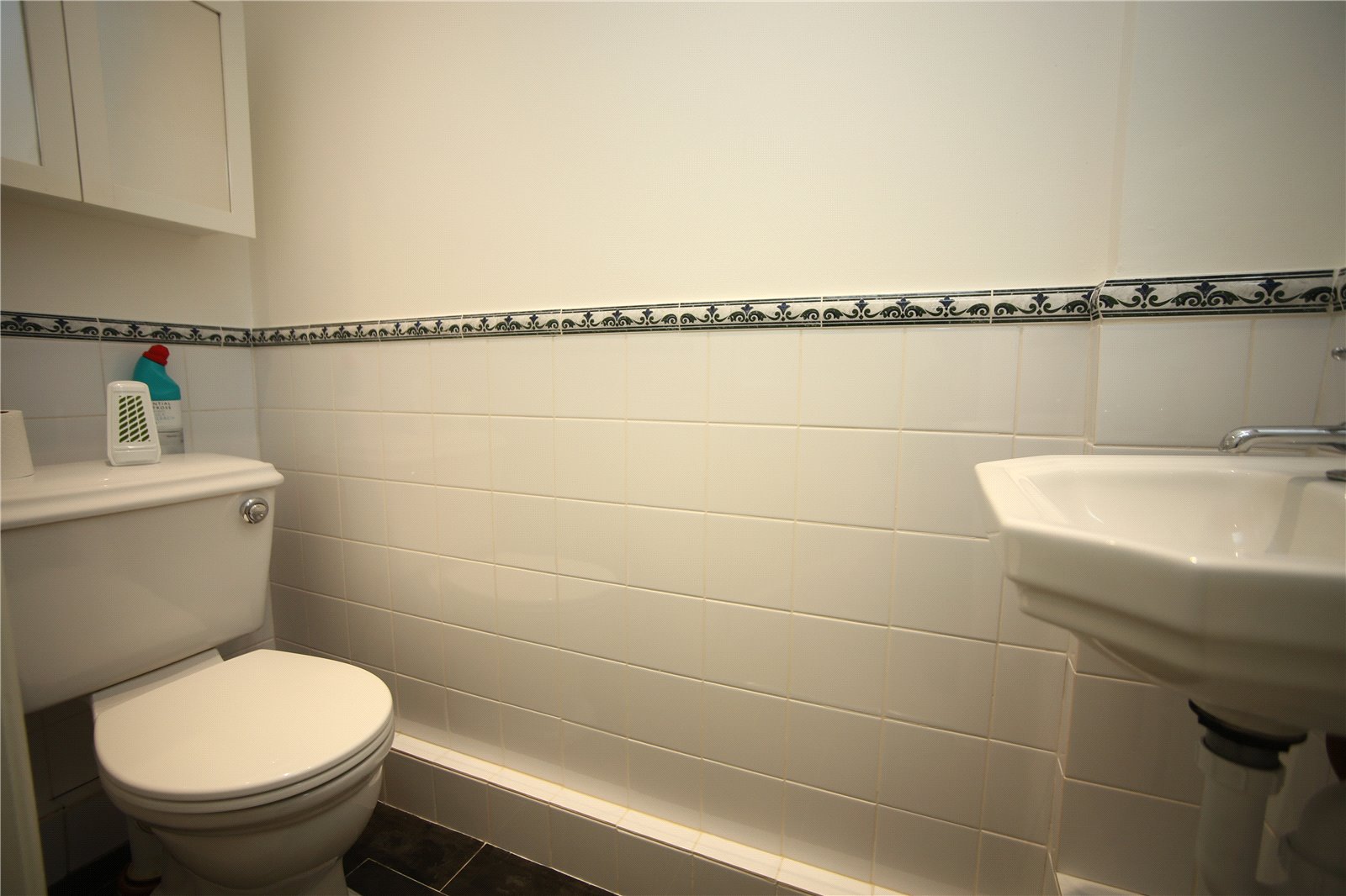 4 bedroom House for sale in Cheltenham