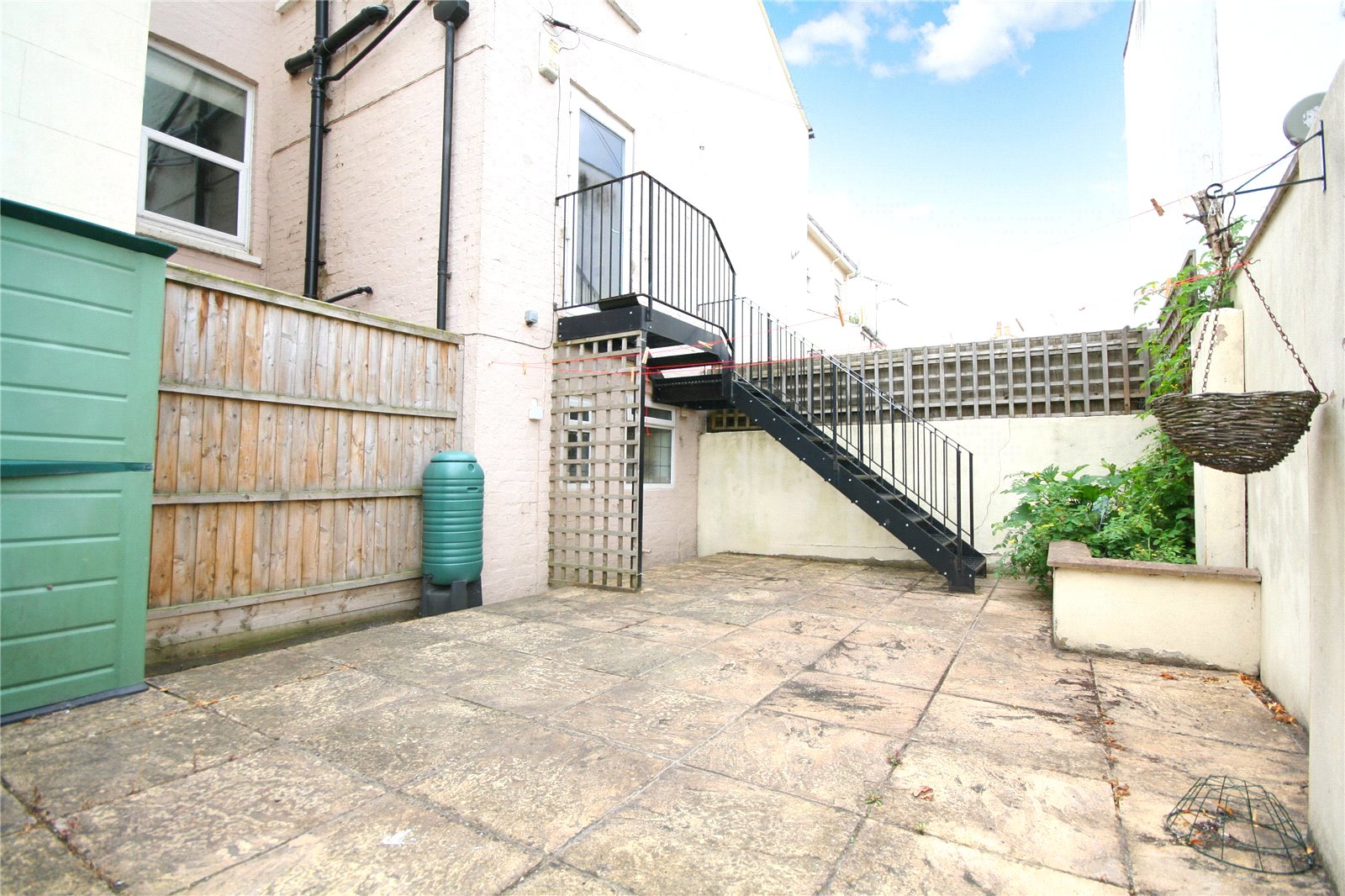 4 bedroom House for sale in Cheltenham