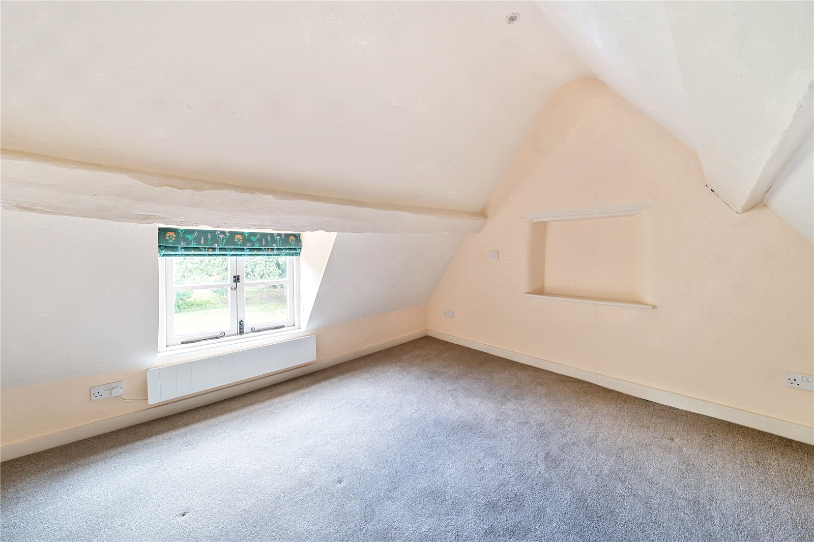 4 bedroom House for sale in Cheltenham