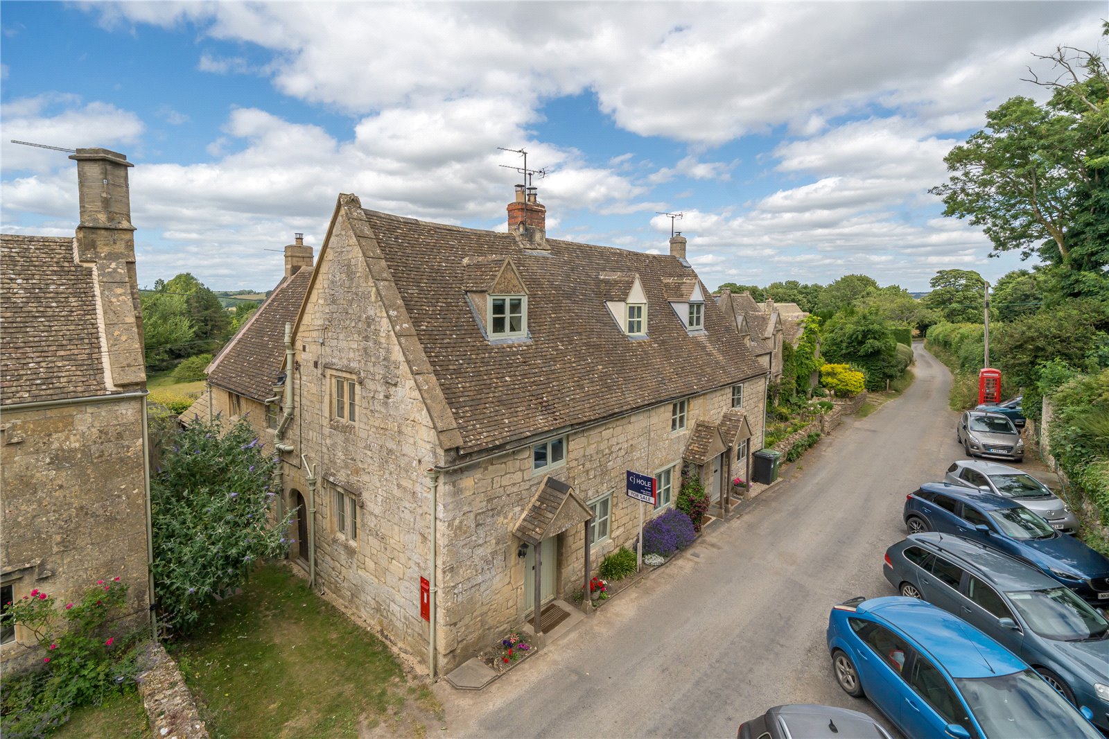 4 bedroom House for sale in Cheltenham
