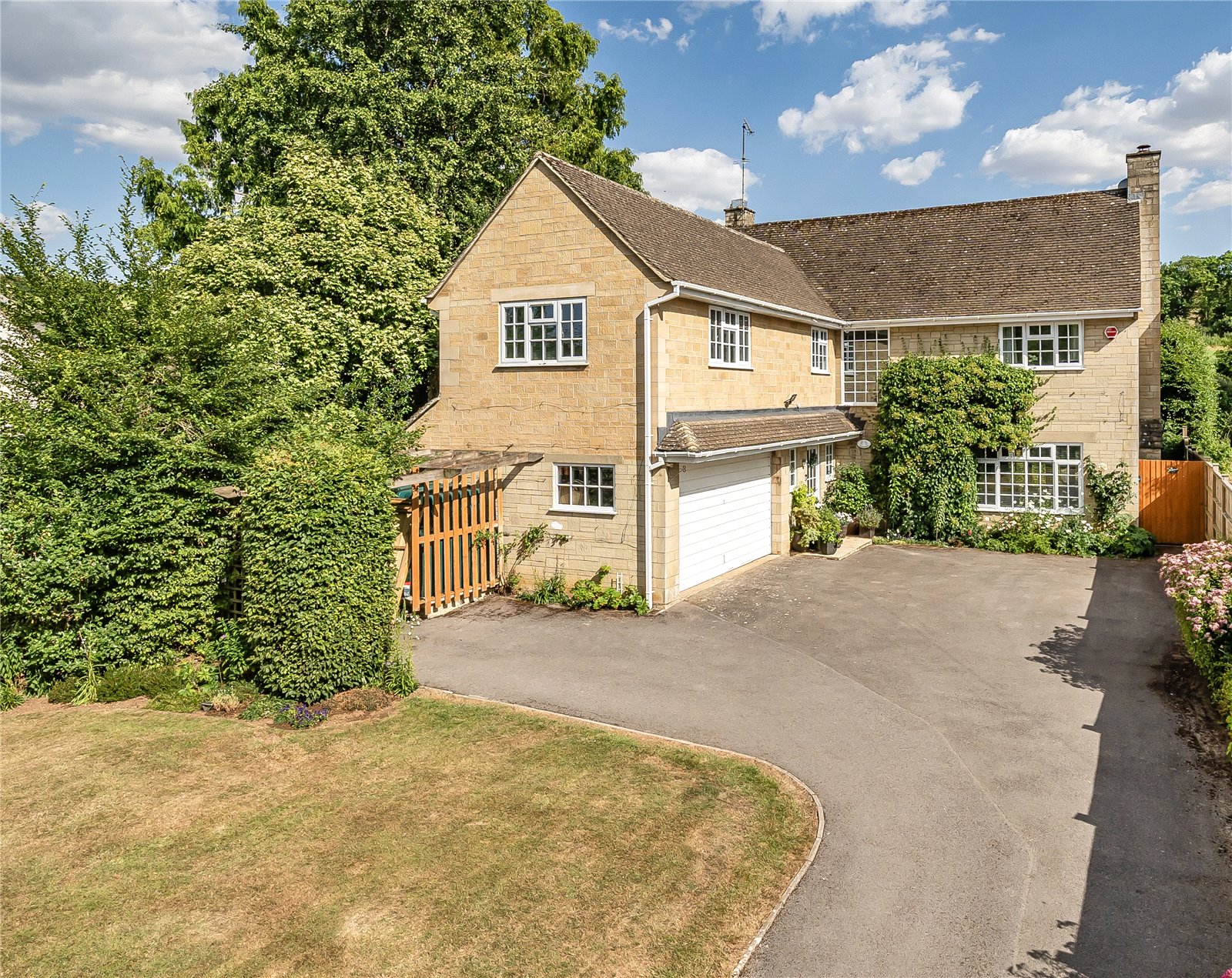 5 bedroom House for sale in Cheltenham