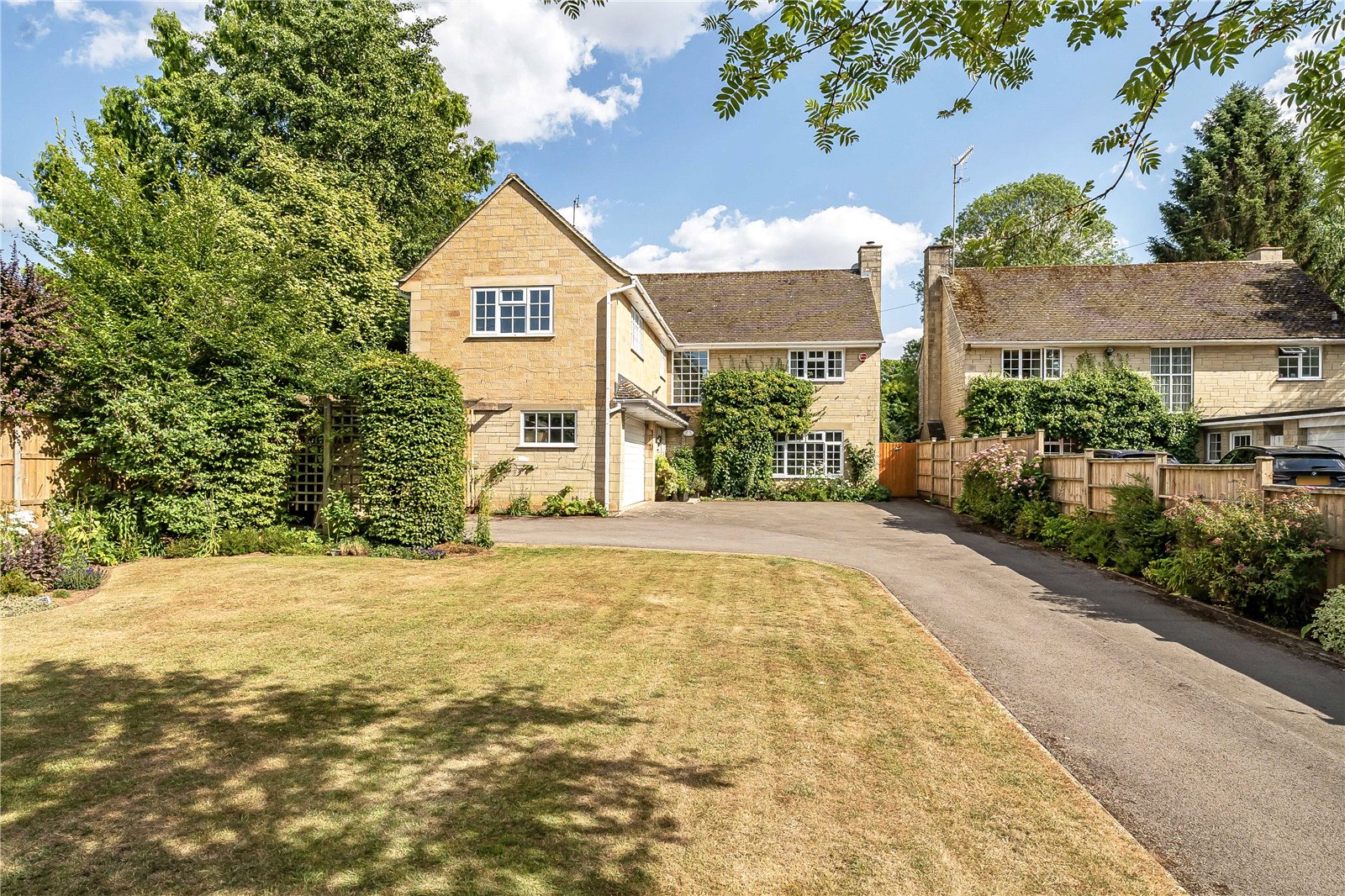 5 bedroom House for sale in Cheltenham