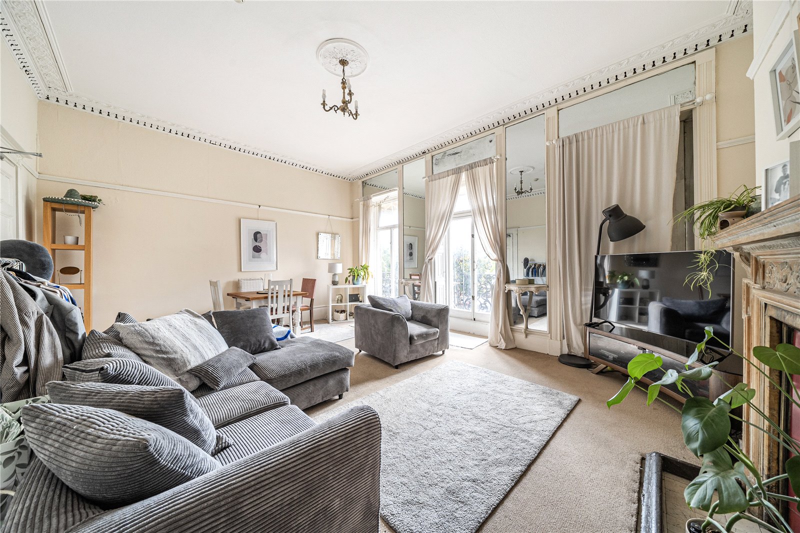 7 bedroom House for sale in Cheltenham