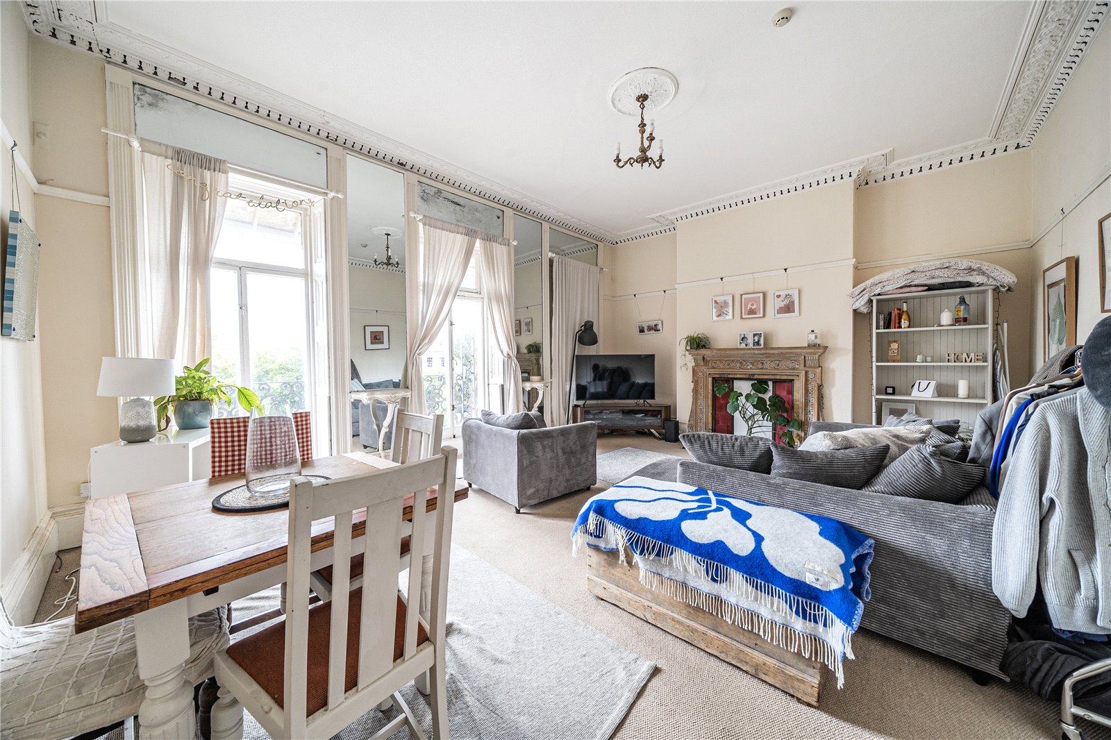 7 bedroom House for sale in Cheltenham