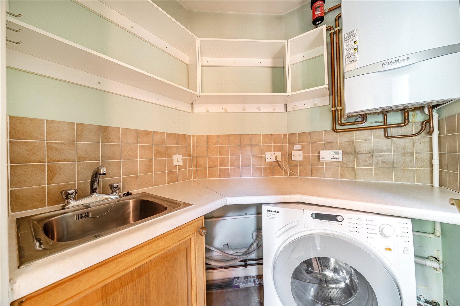 4 bedroom House for sale in Cheltenham