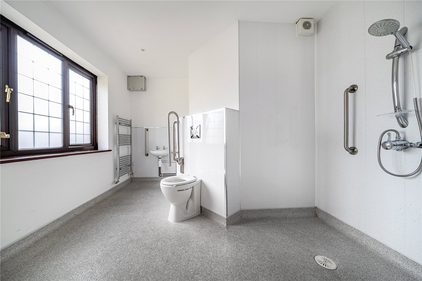 4 bedroom House for sale in Cheltenham