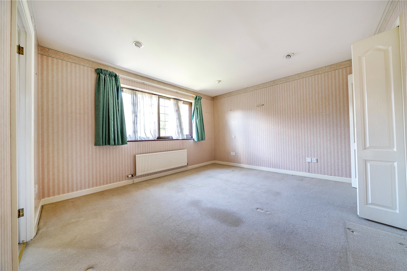4 bedroom House for sale in Cheltenham