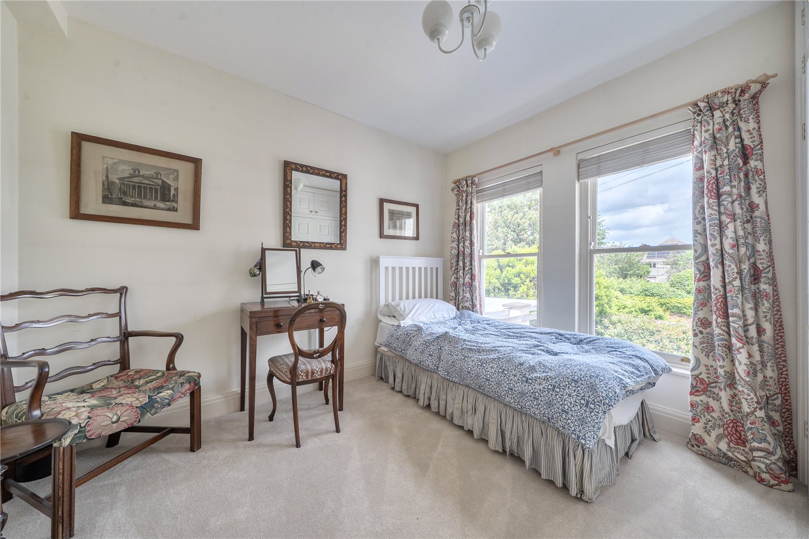 4 bedroom House for sale in Cheltenham