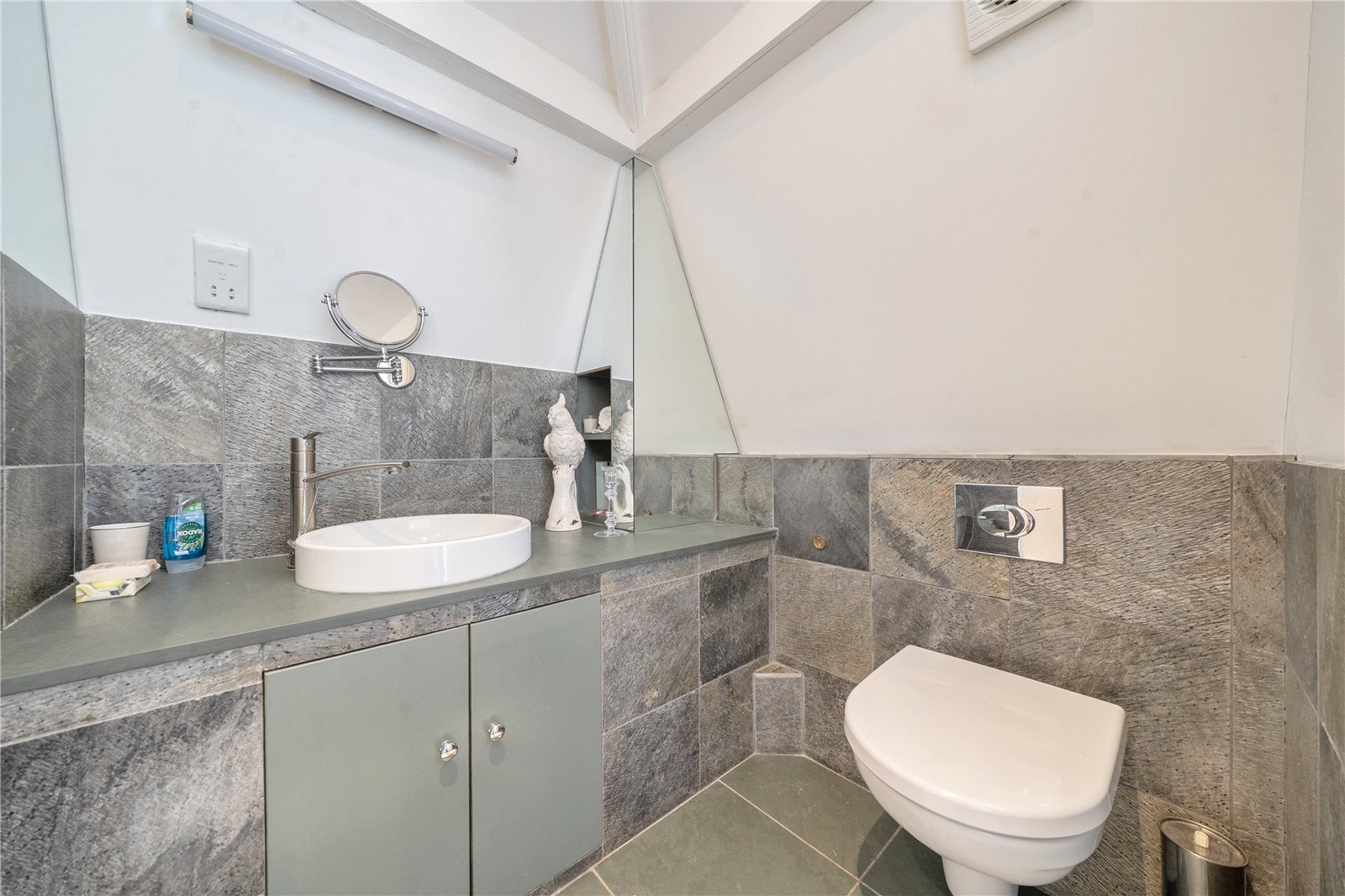 4 bedroom House for sale in Cheltenham