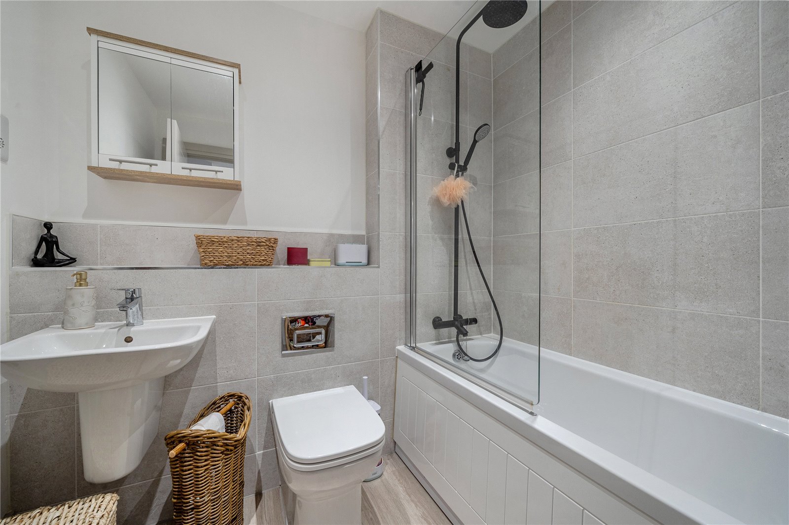 4 bedroom House for sale in Bishops Cleeve, Cheltenham