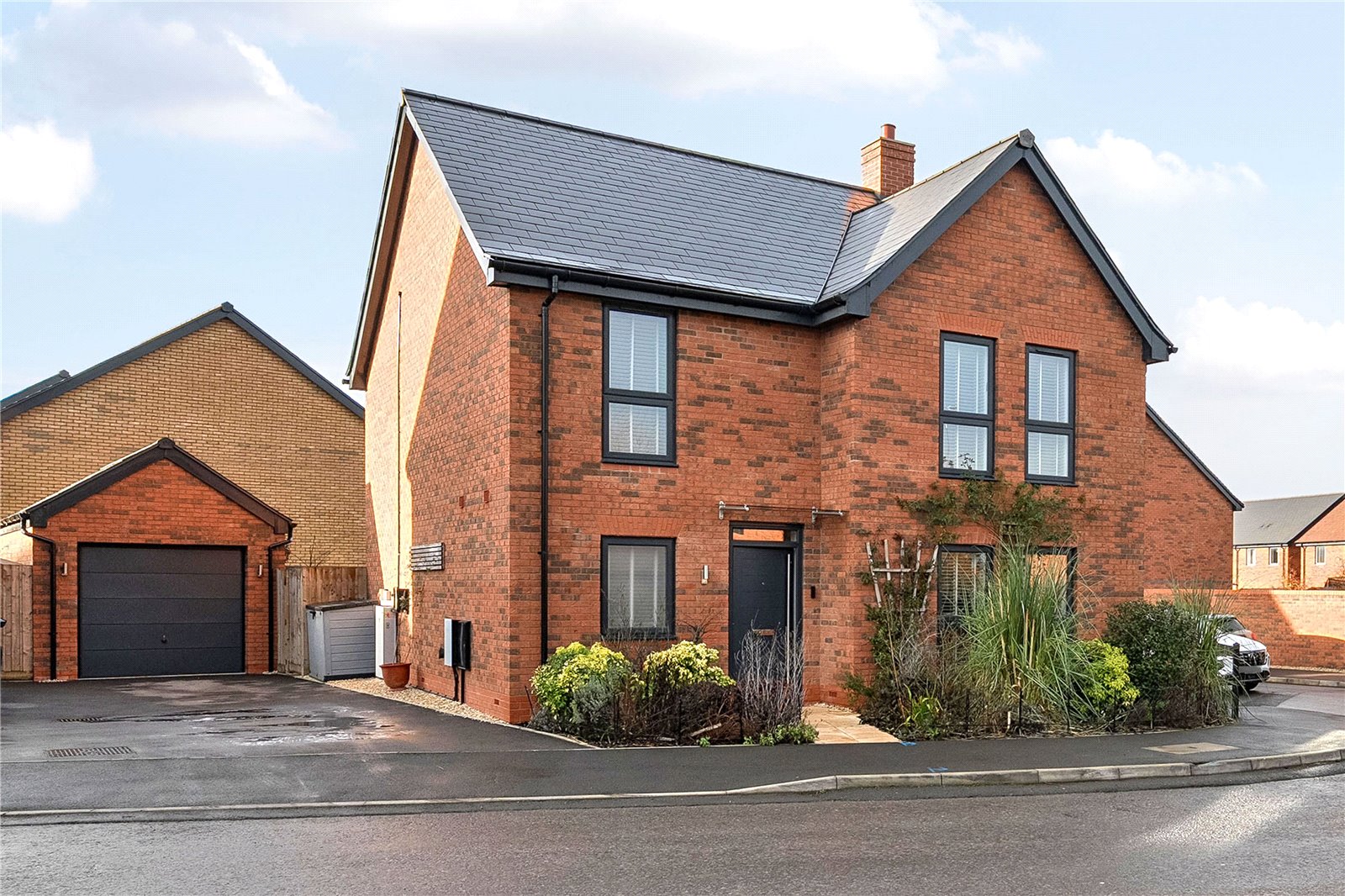 4 bedroom House for sale in Bishops Cleeve, Cheltenham