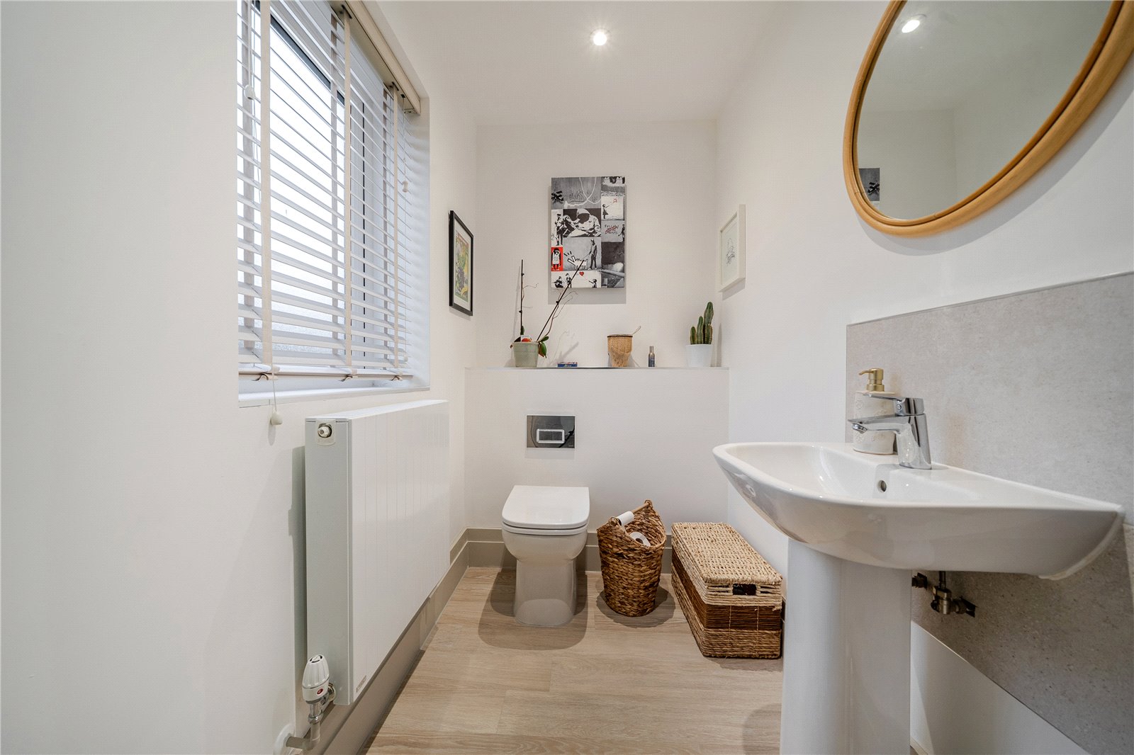 4 bedroom House for sale in Bishops Cleeve, Cheltenham