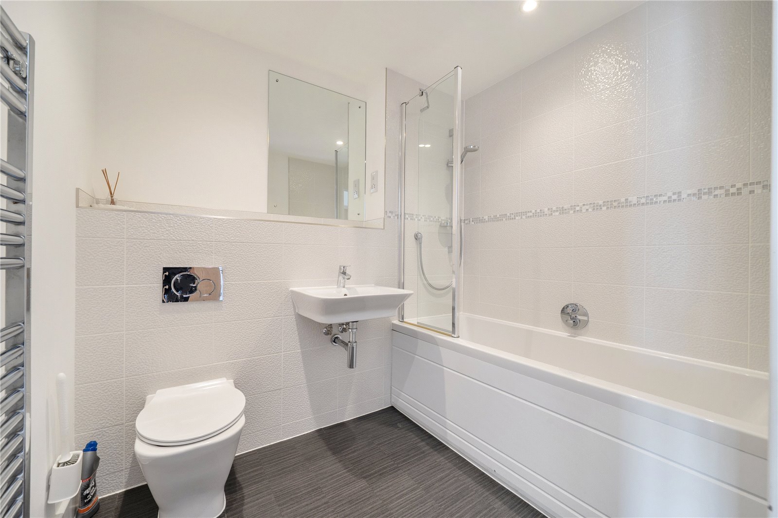 3 bedroom Flat for sale in Cheltenham