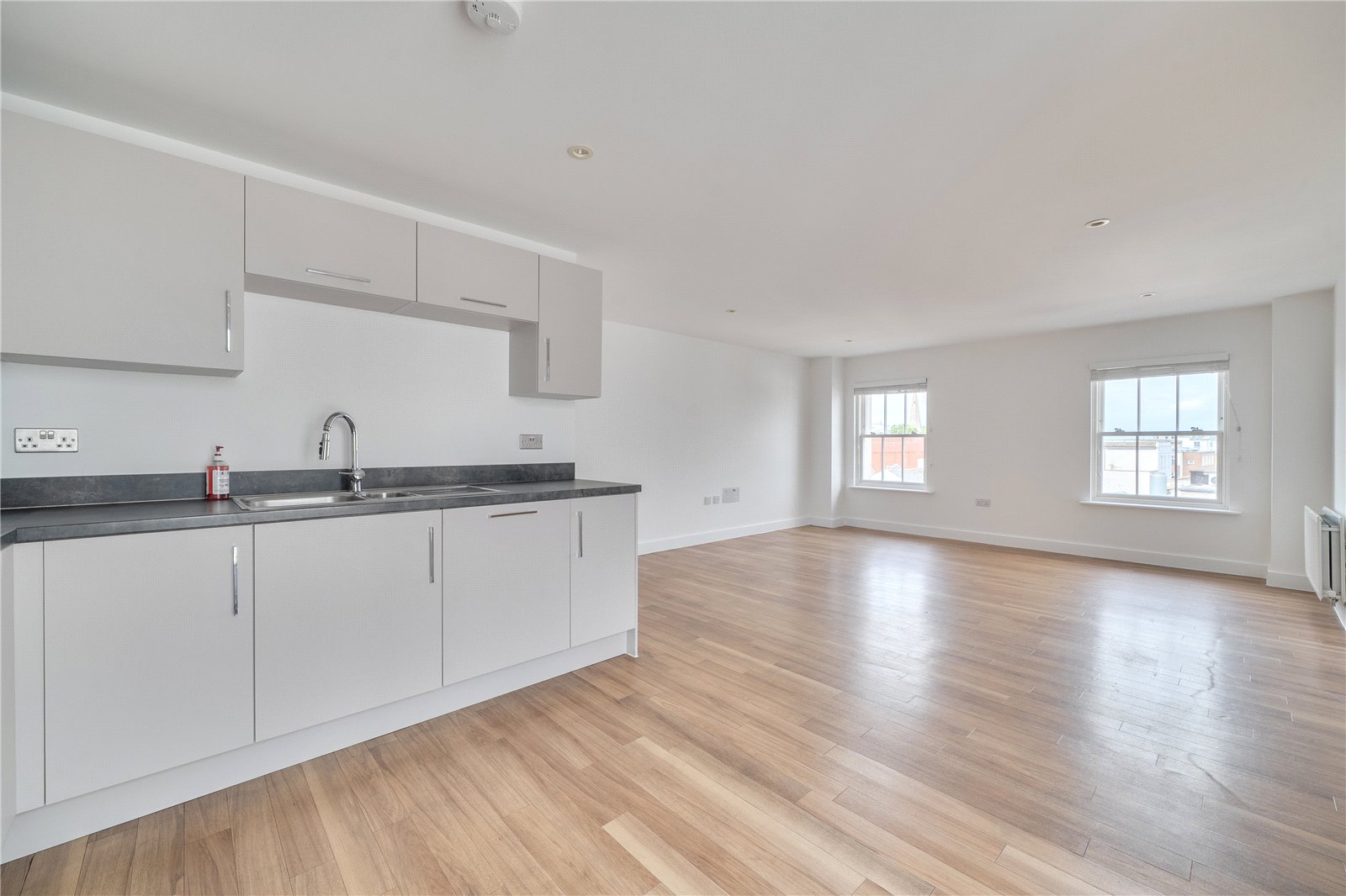 3 bedroom Flat for sale in Cheltenham
