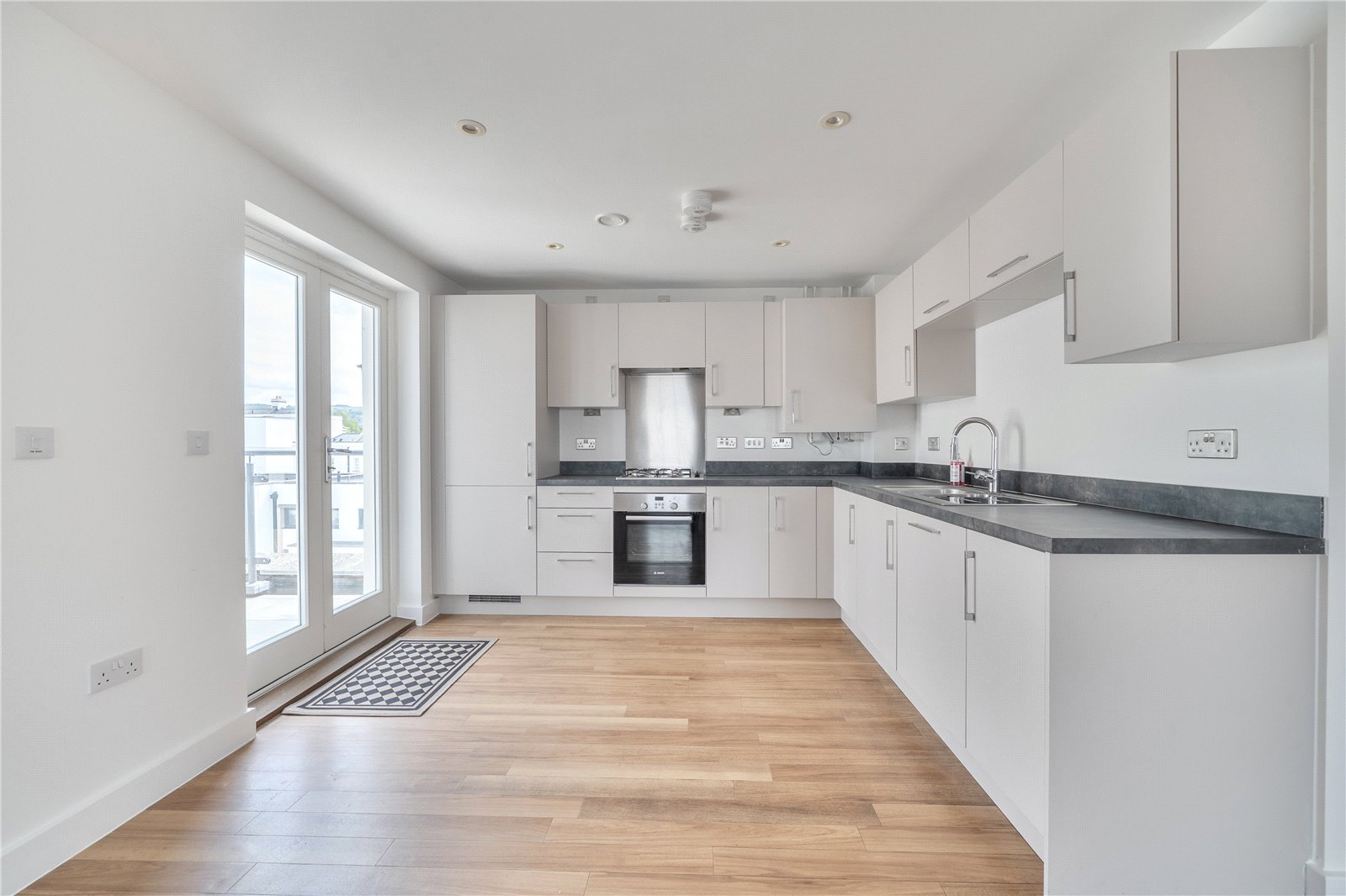 3 bedroom Flat for sale in Cheltenham