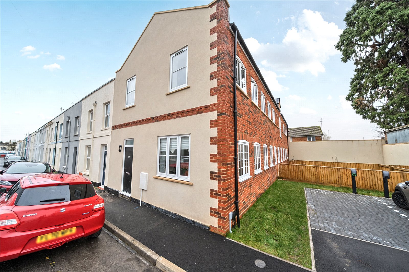 3 bedroom House for sale in Cheltenham