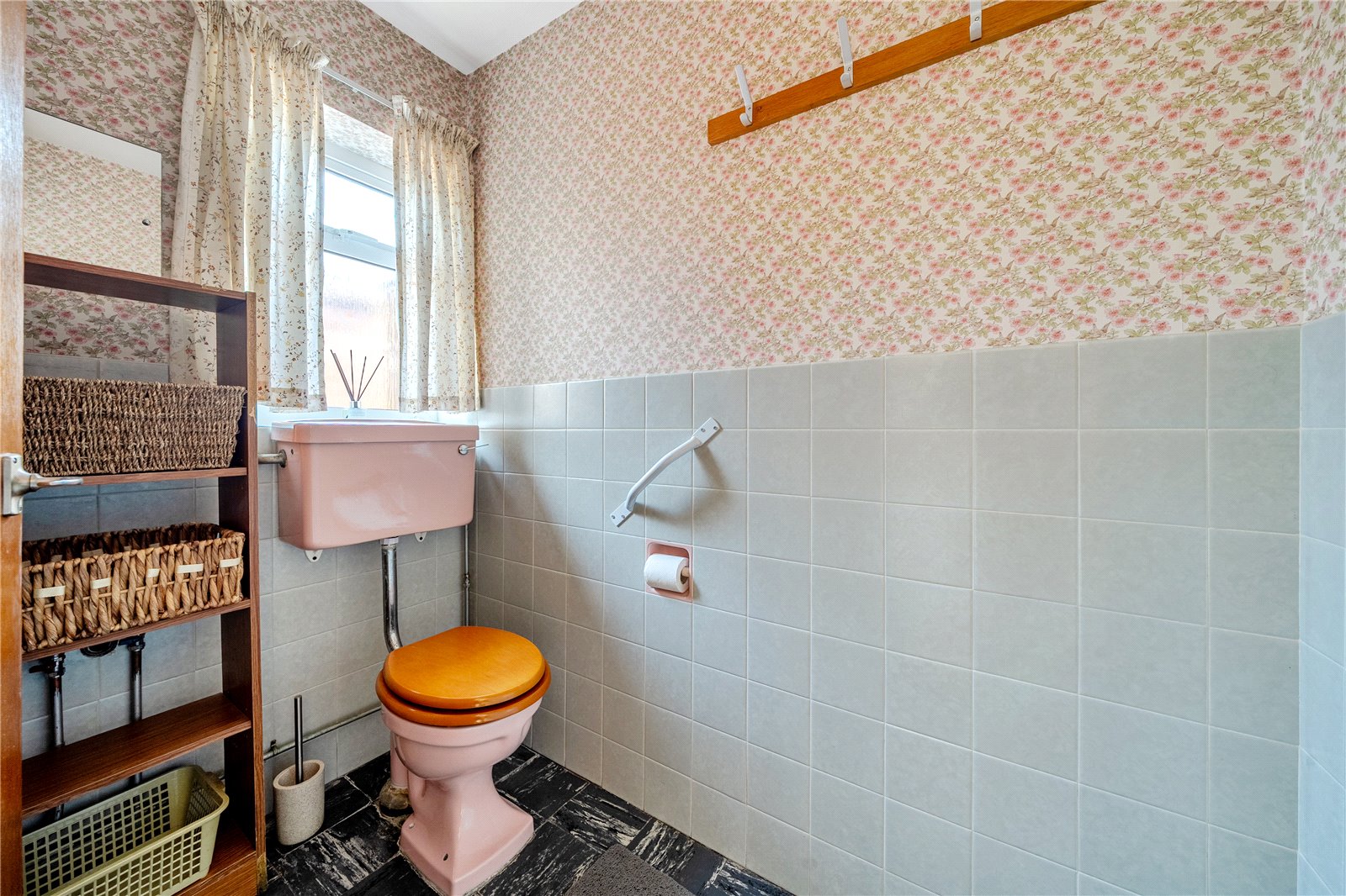 2 bedroom Bungalow for sale in Leckhampton, Cheltenham