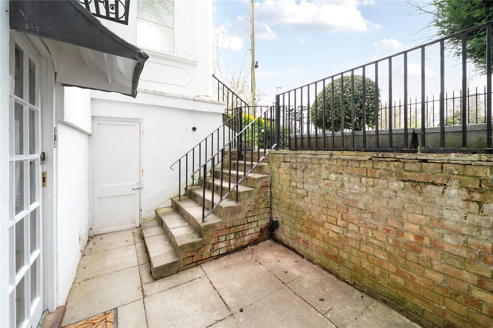 2 bedroom Flat for sale in Cheltenham