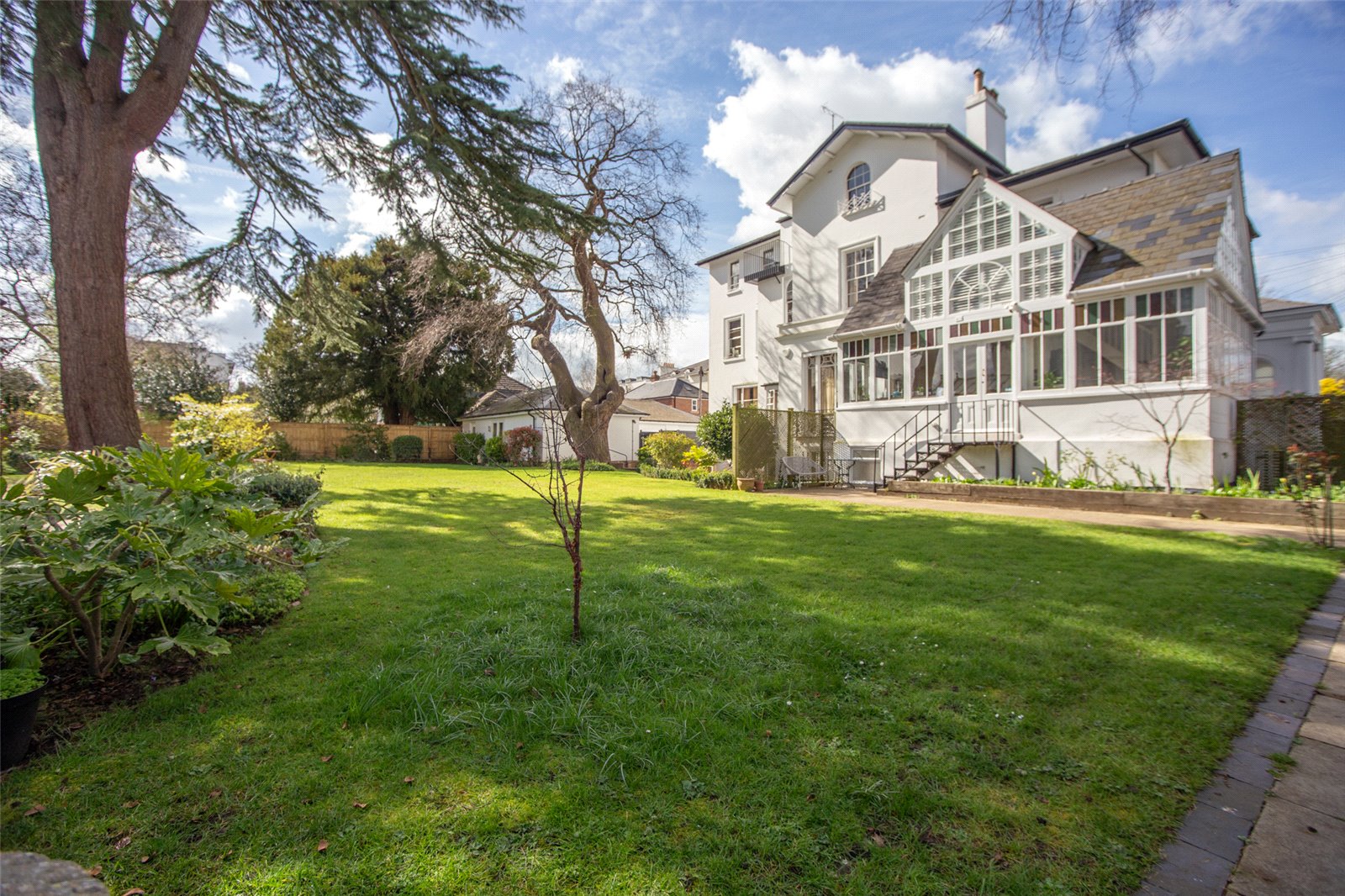 2 bedroom Flat for sale in Cheltenham