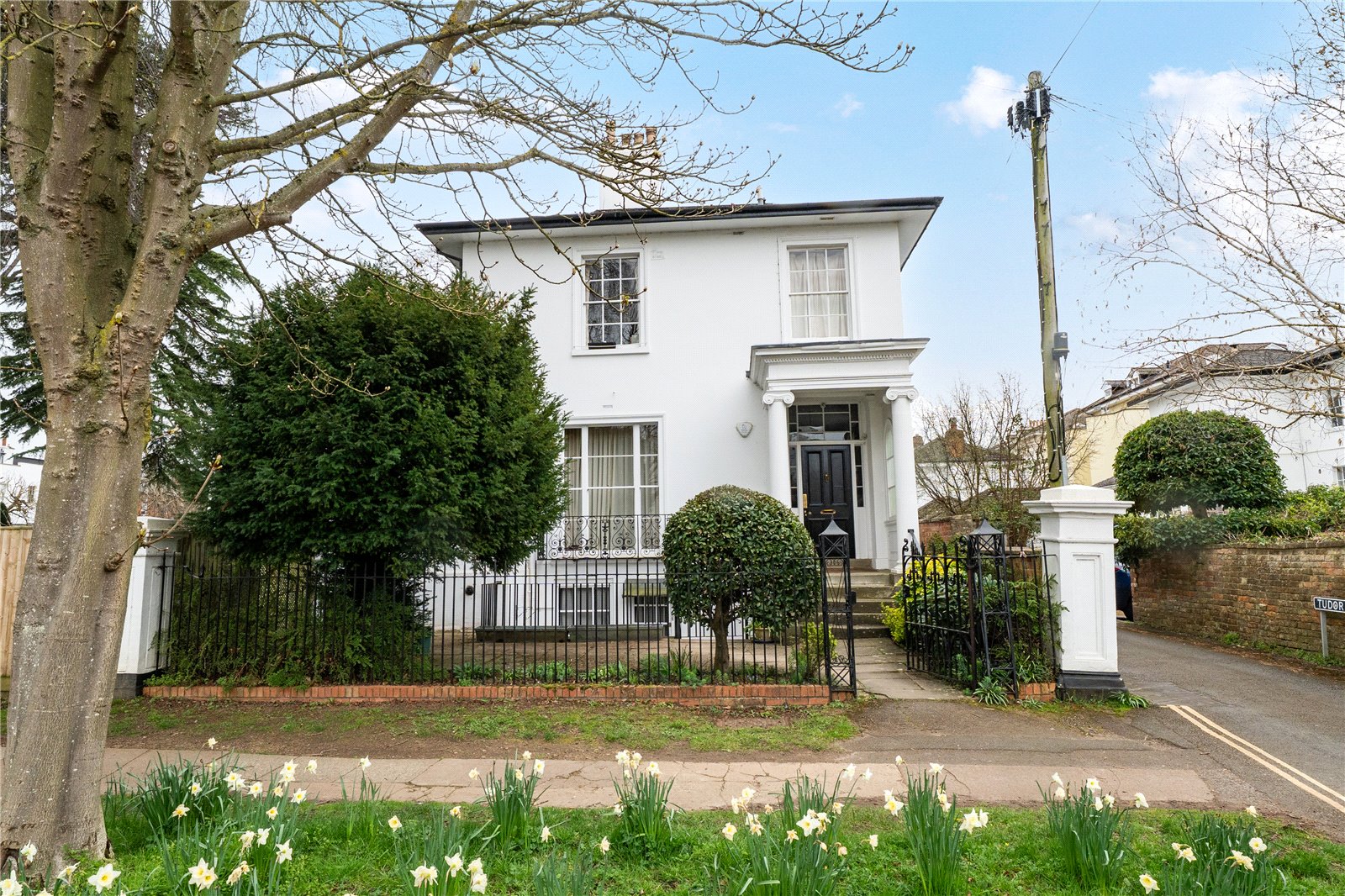 2 bedroom Flat for sale in Cheltenham