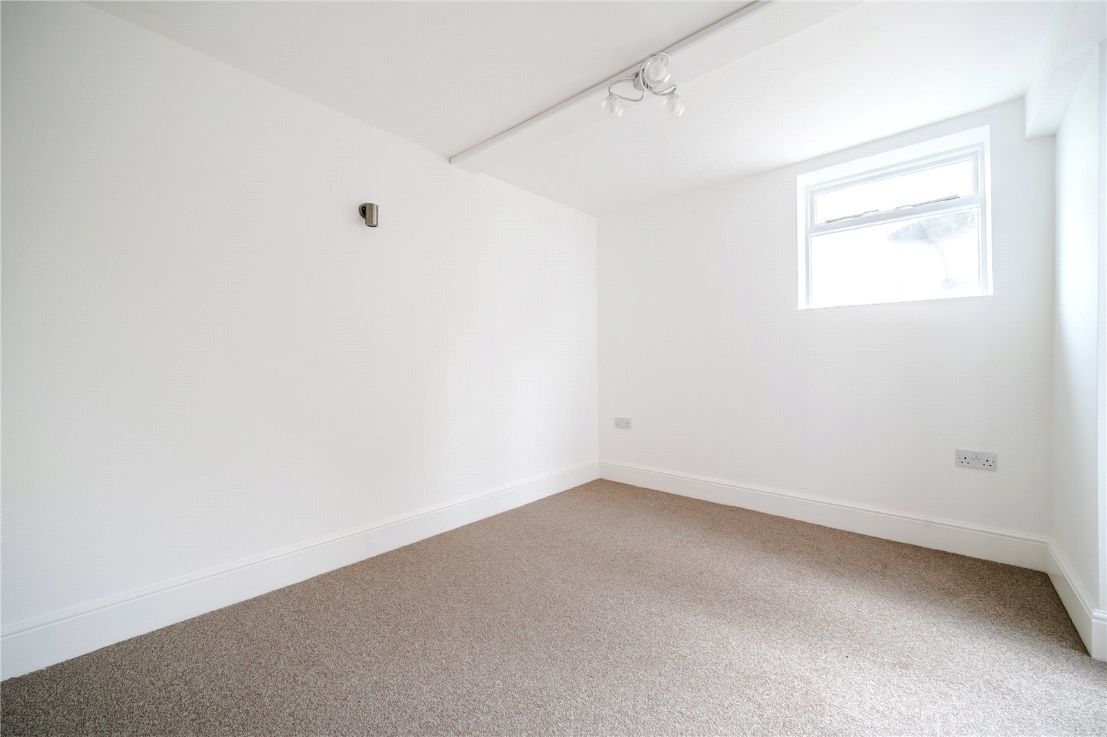 2 bedroom Flat for sale in Cheltenham