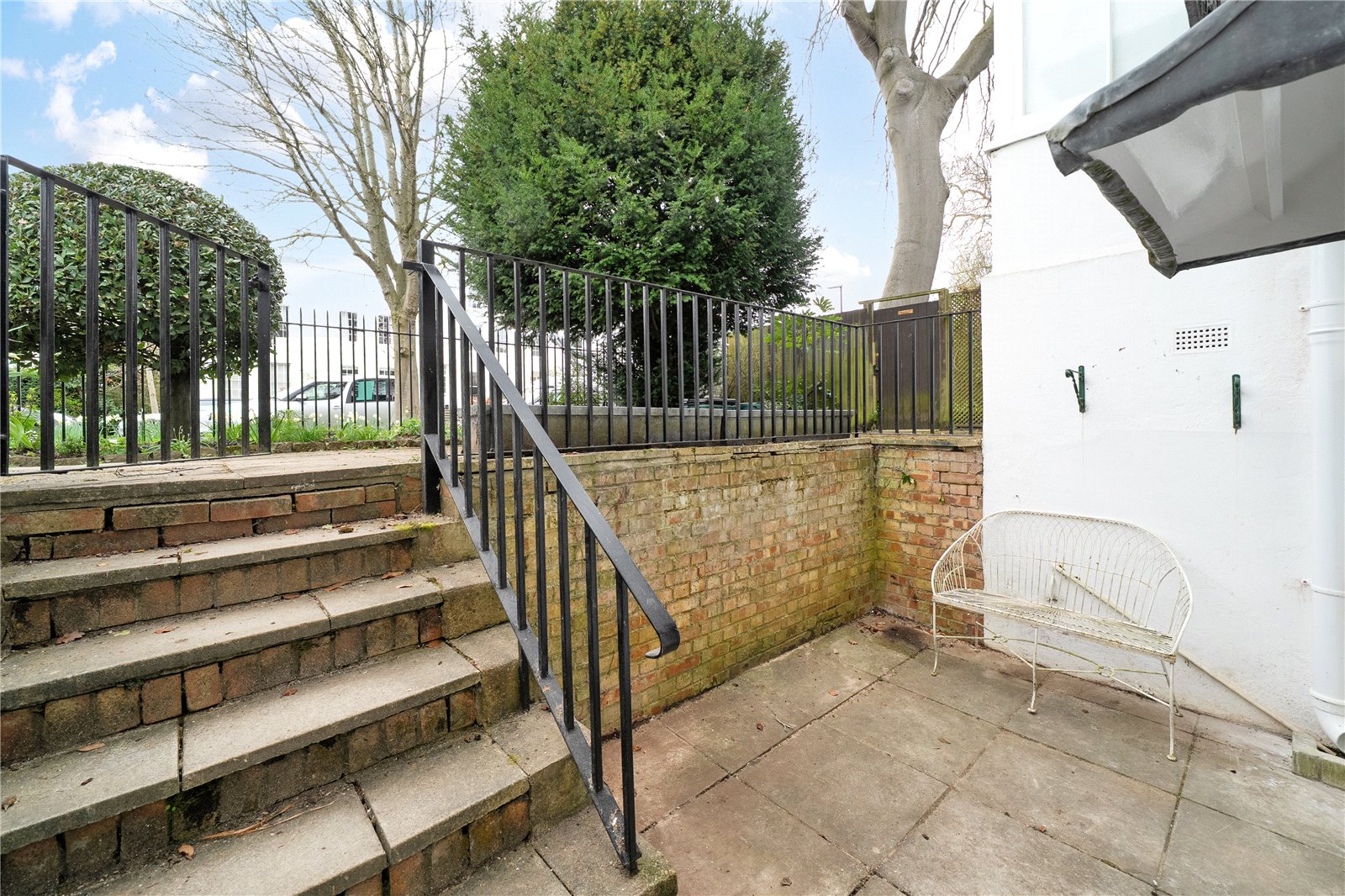 2 bedroom Flat for sale in Cheltenham