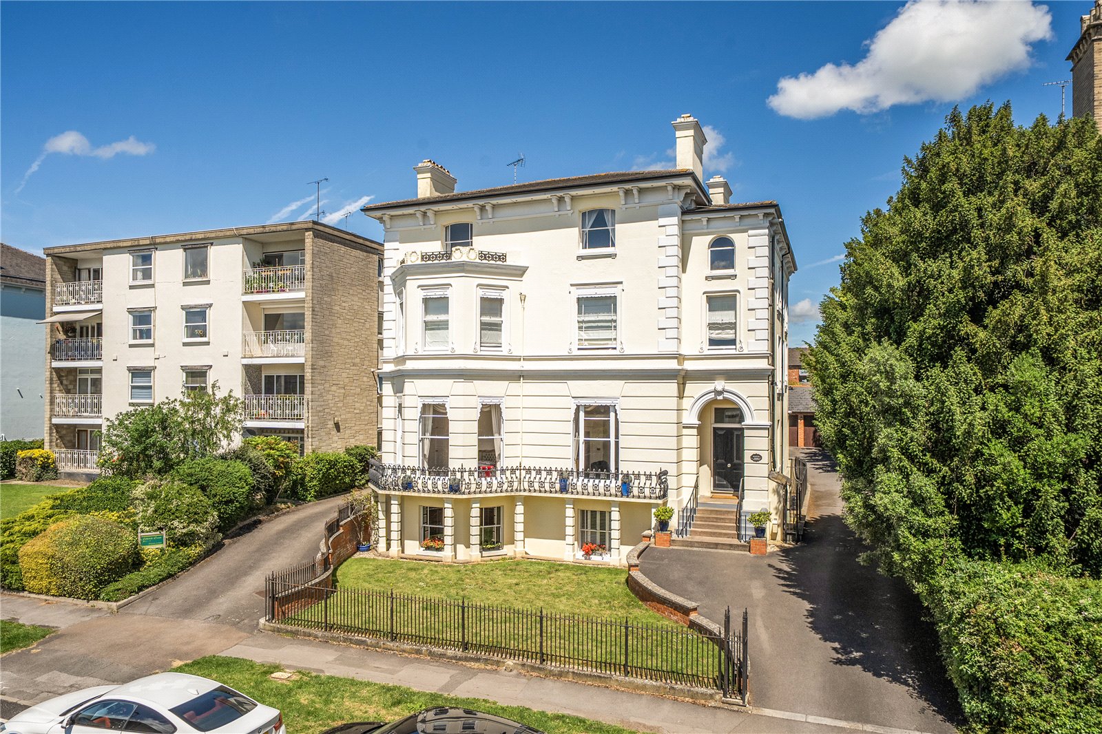 2 bedroom Flat for sale in East Approach Drive, Cheltenham