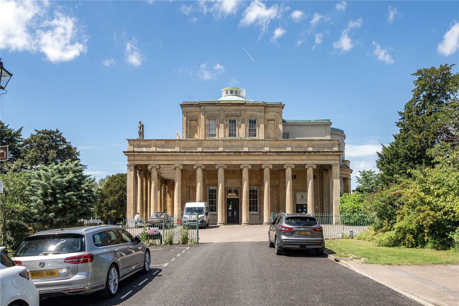 2 bedroom Flat for sale in East Approach Drive, Cheltenham