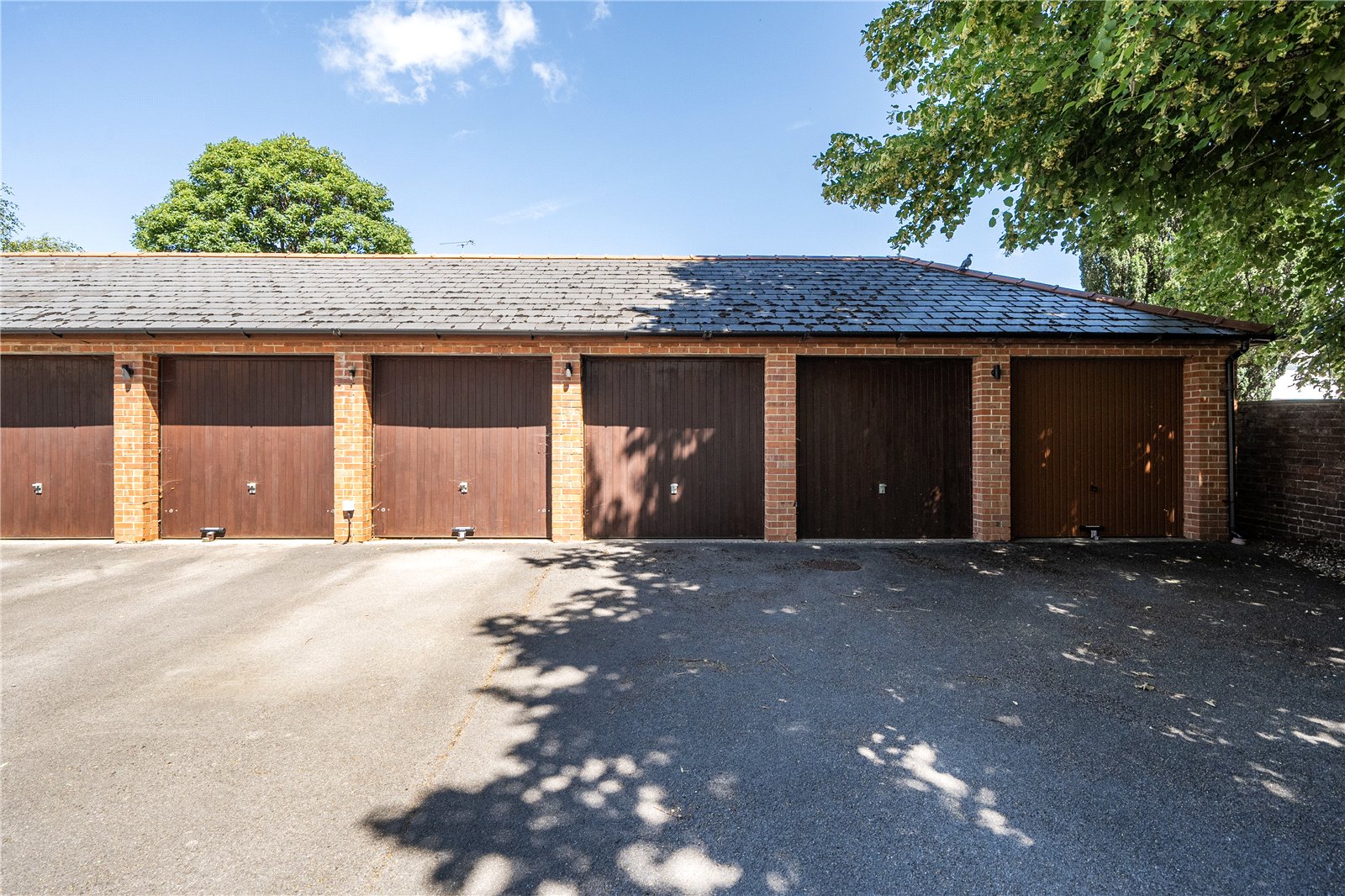 2 bedroom Flat for sale in East Approach Drive, Cheltenham