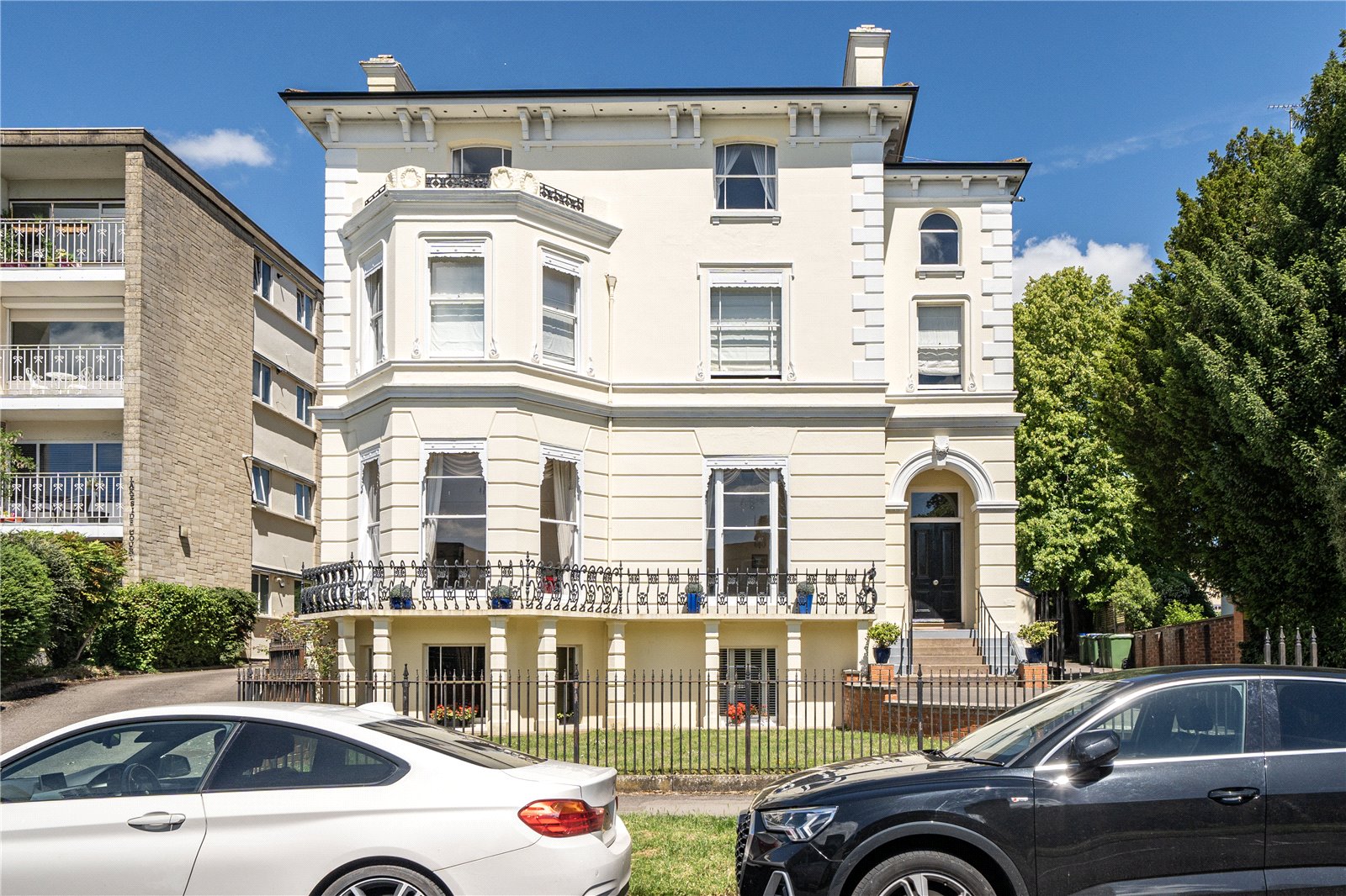 2 bedroom Flat for sale in East Approach Drive, Cheltenham