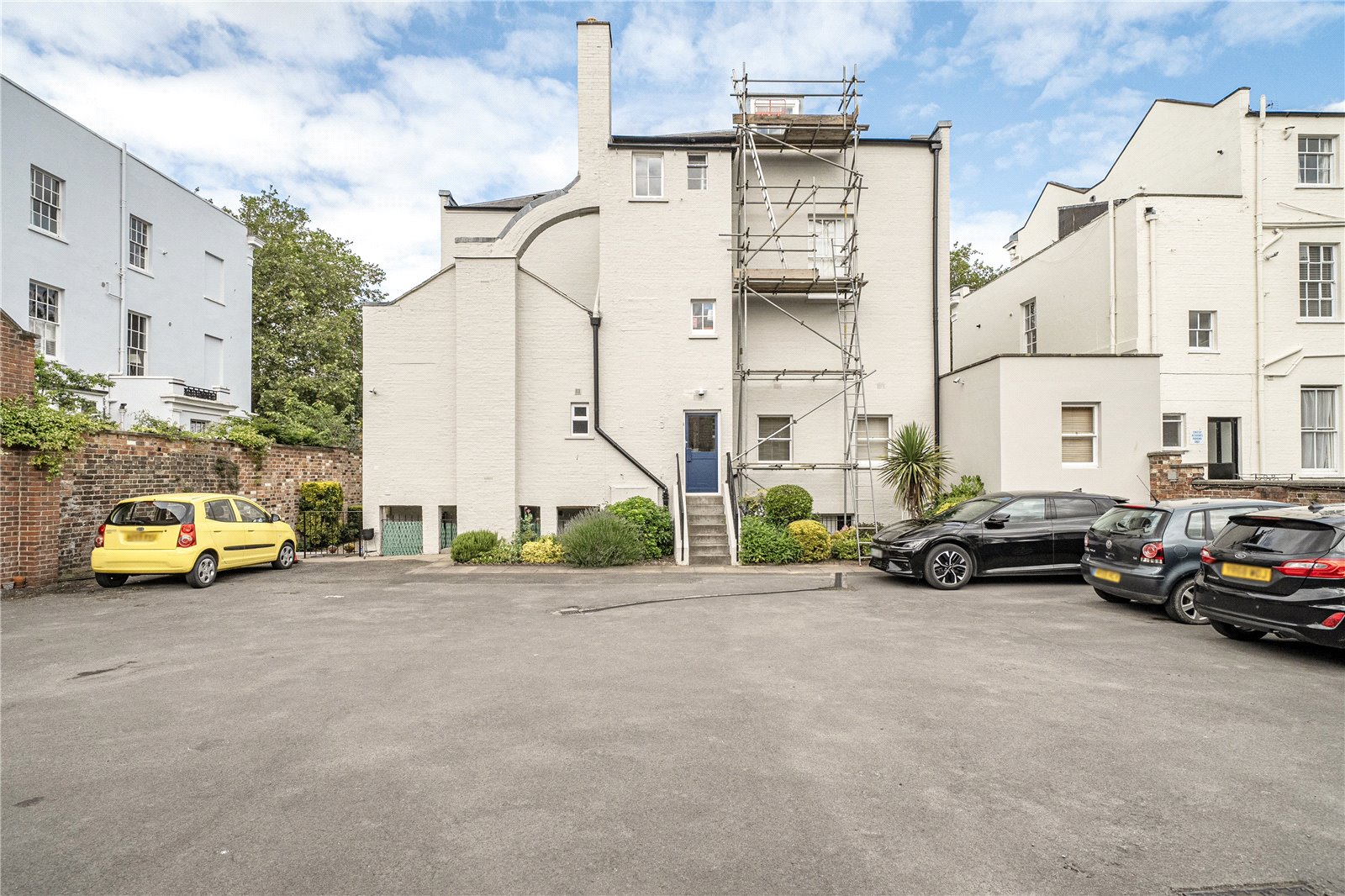 2 bedroom Flat for sale in Cheltenham