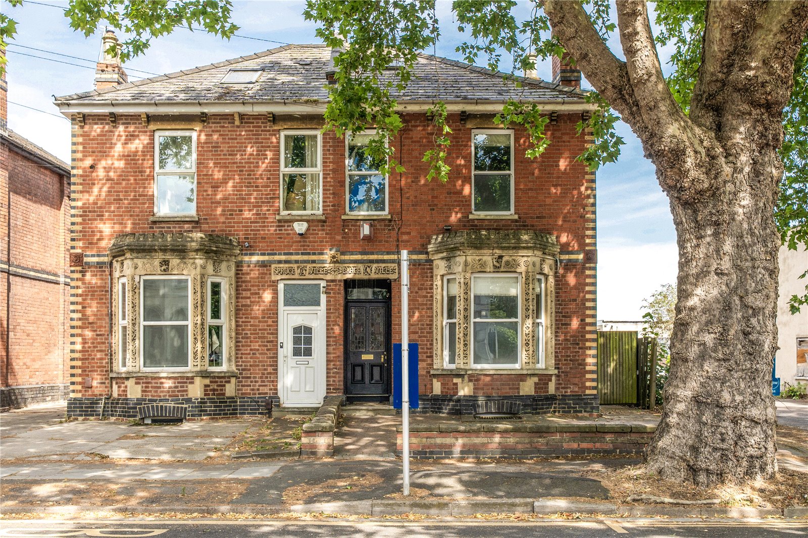4 bedroom House for sale in Cheltenham
