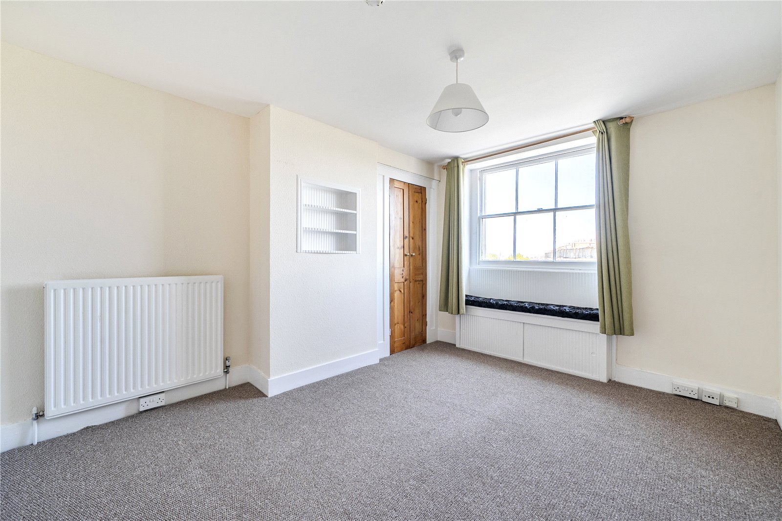 2 bedroom Flat for sale in Cheltenham