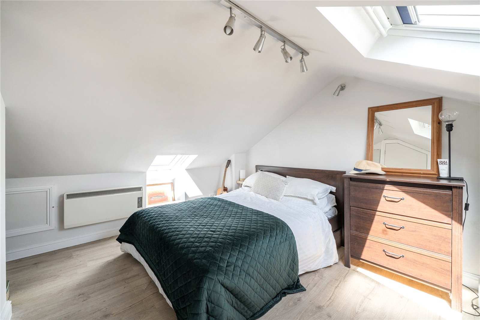 4 bedroom House for sale in Cheltenham