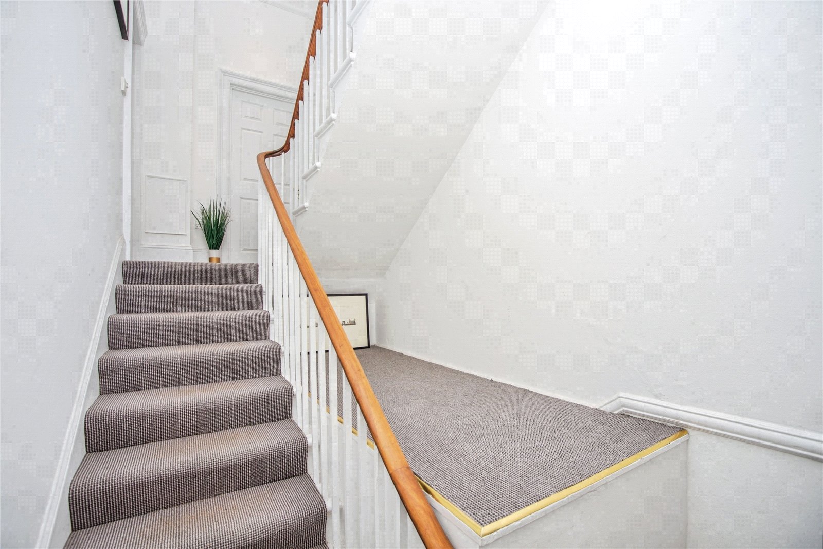 1 bedroom Flat to let in Cheltenham, Gloucestershire