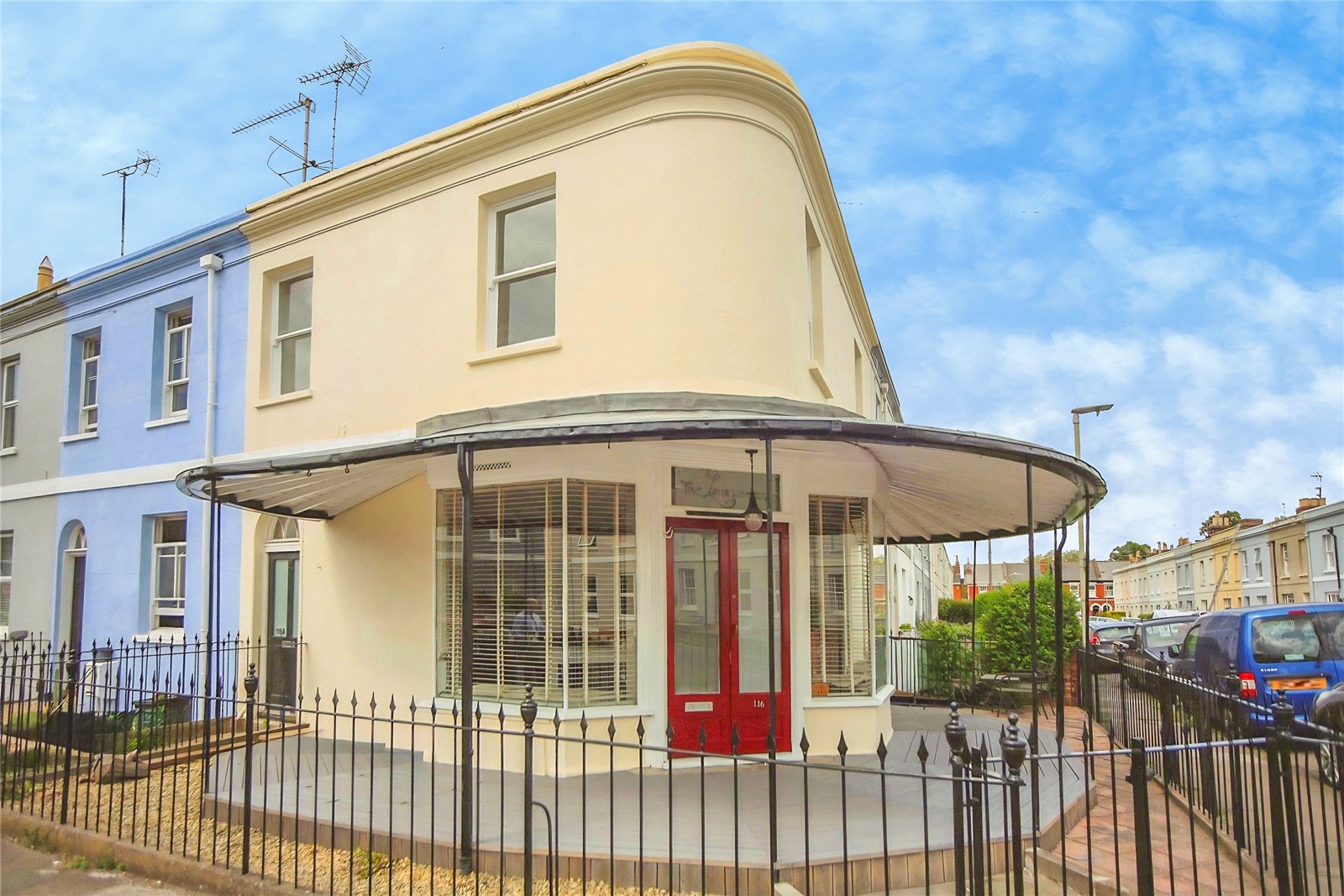 2 bedroom Flat to let in Fairview, Cheltenham, Glos